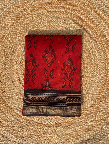 Kameshwari | Red and Black Block Printed Maheshwari Saree