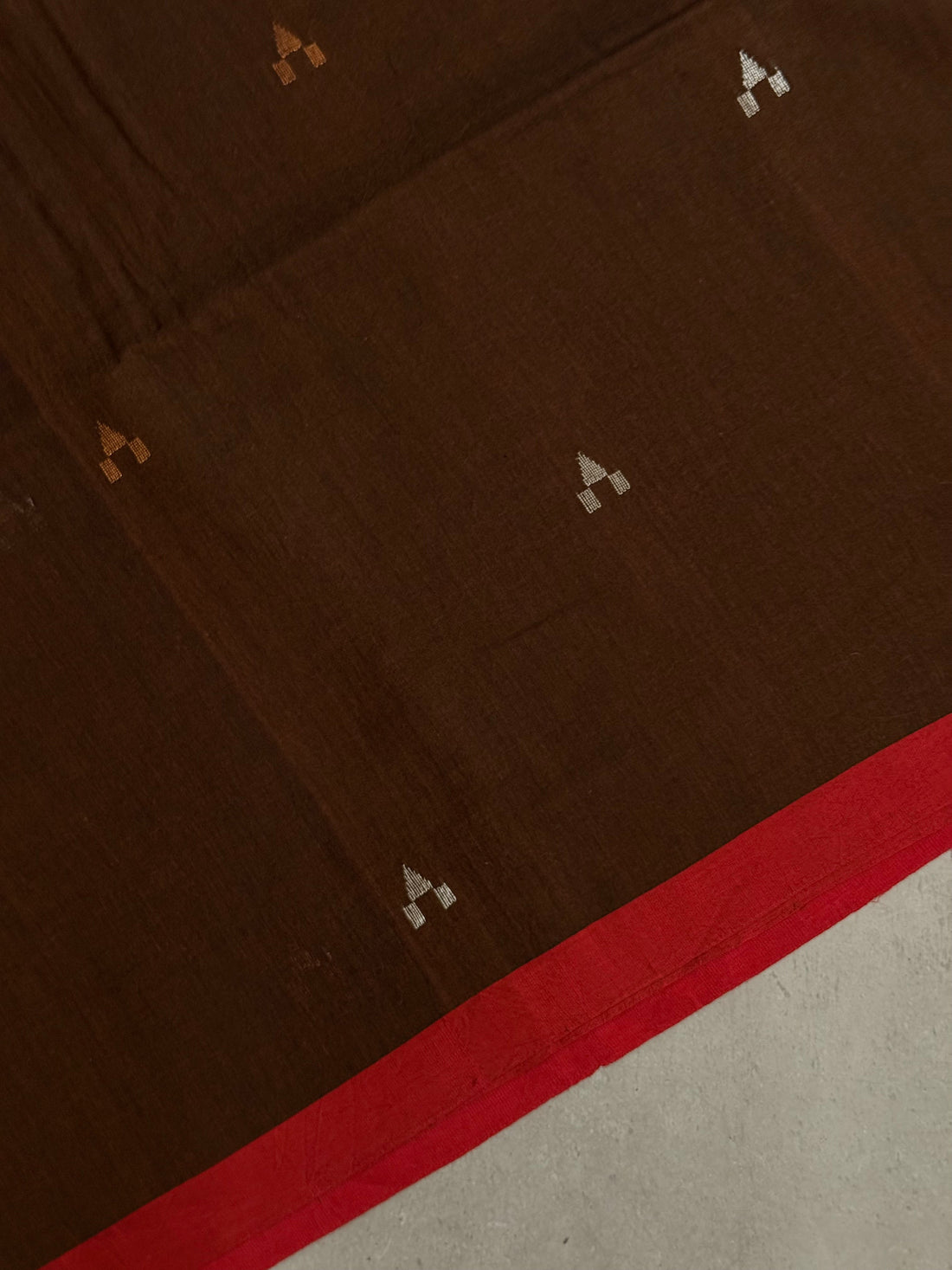 Vibha | Brown and Red Jamdani Bengal Cotton Saree