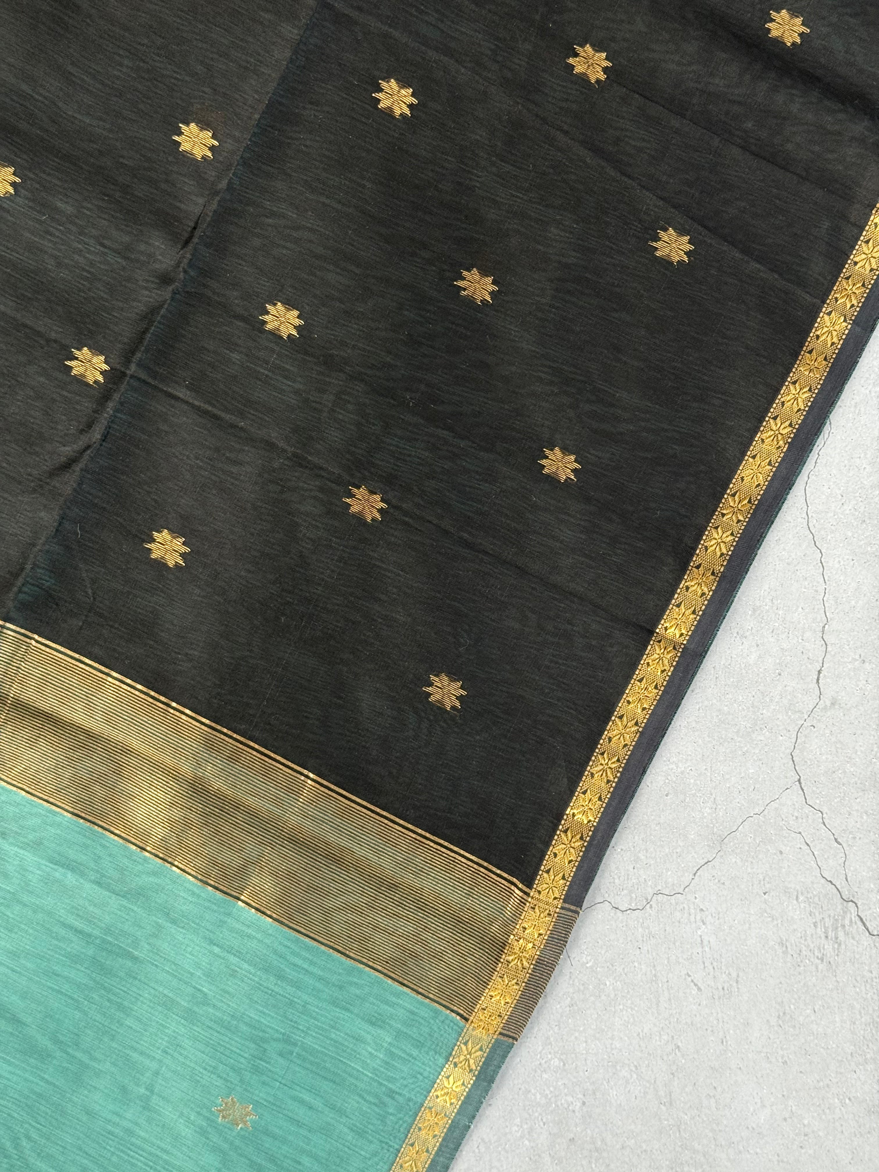 Apsara | Sky Blue And Black Maheshwari Silk Cotton Saree