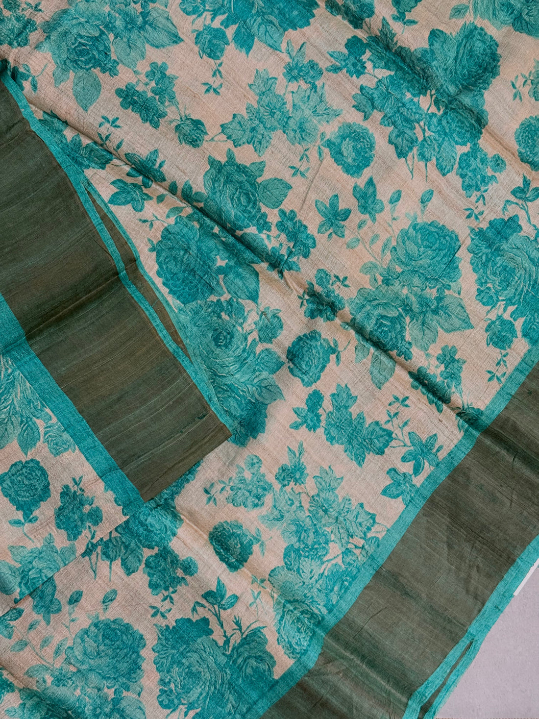 Chinmayee | Green and White Floral Printed Tussar Silk Saree