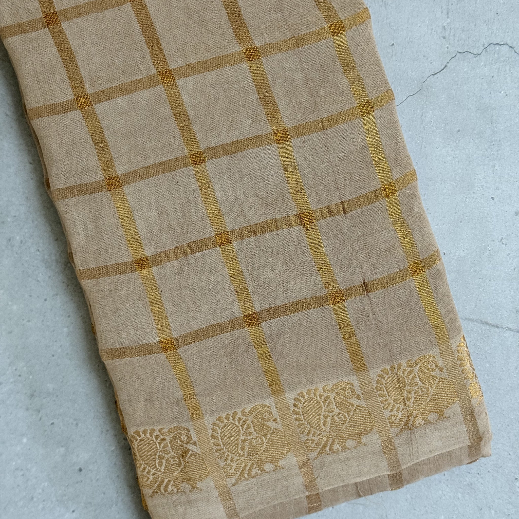 Ahalya | Beige and Gold Sungudi Cotton Saree