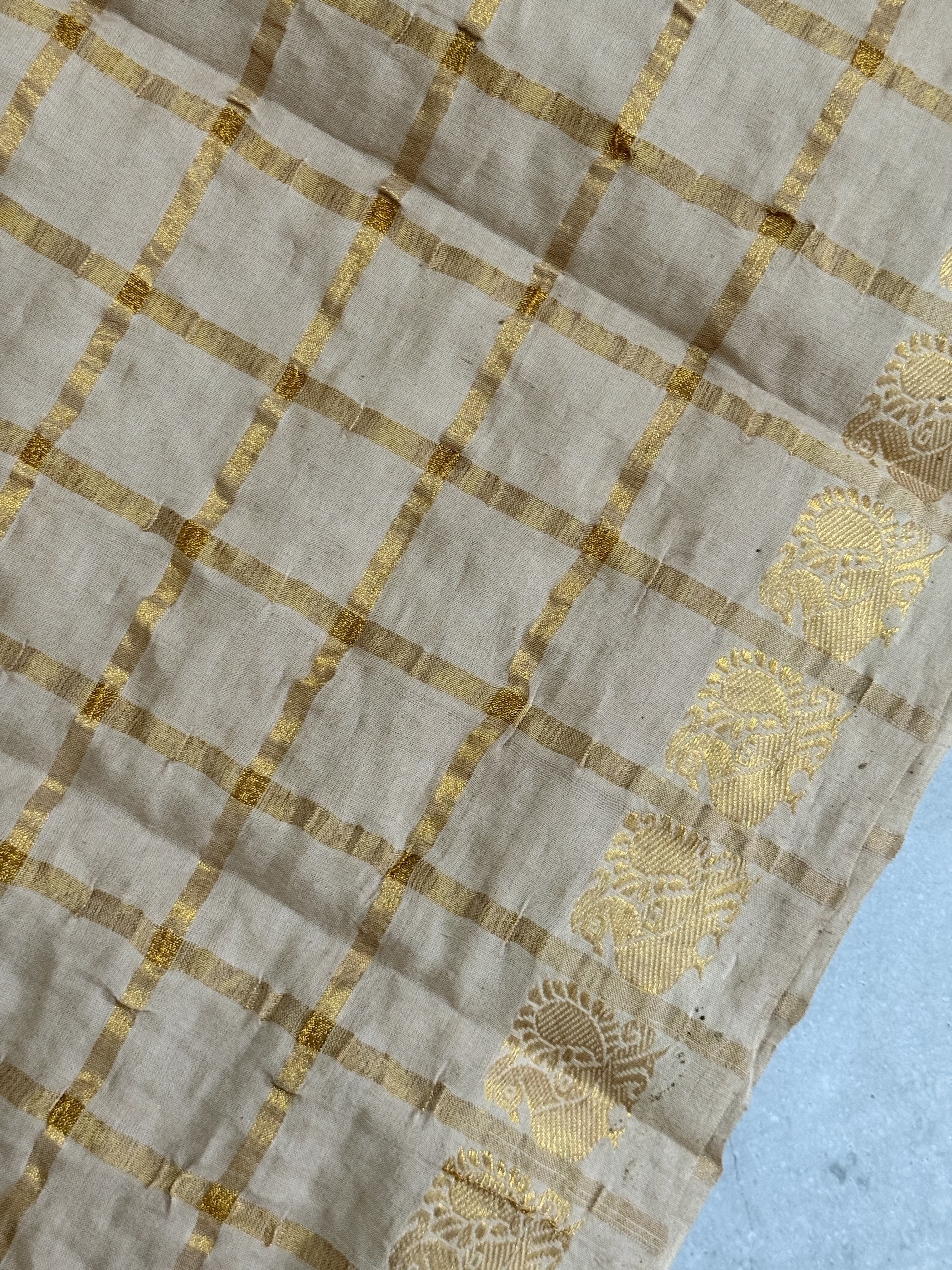 Ahalya | Beige and Gold Sungudi Cotton Saree
