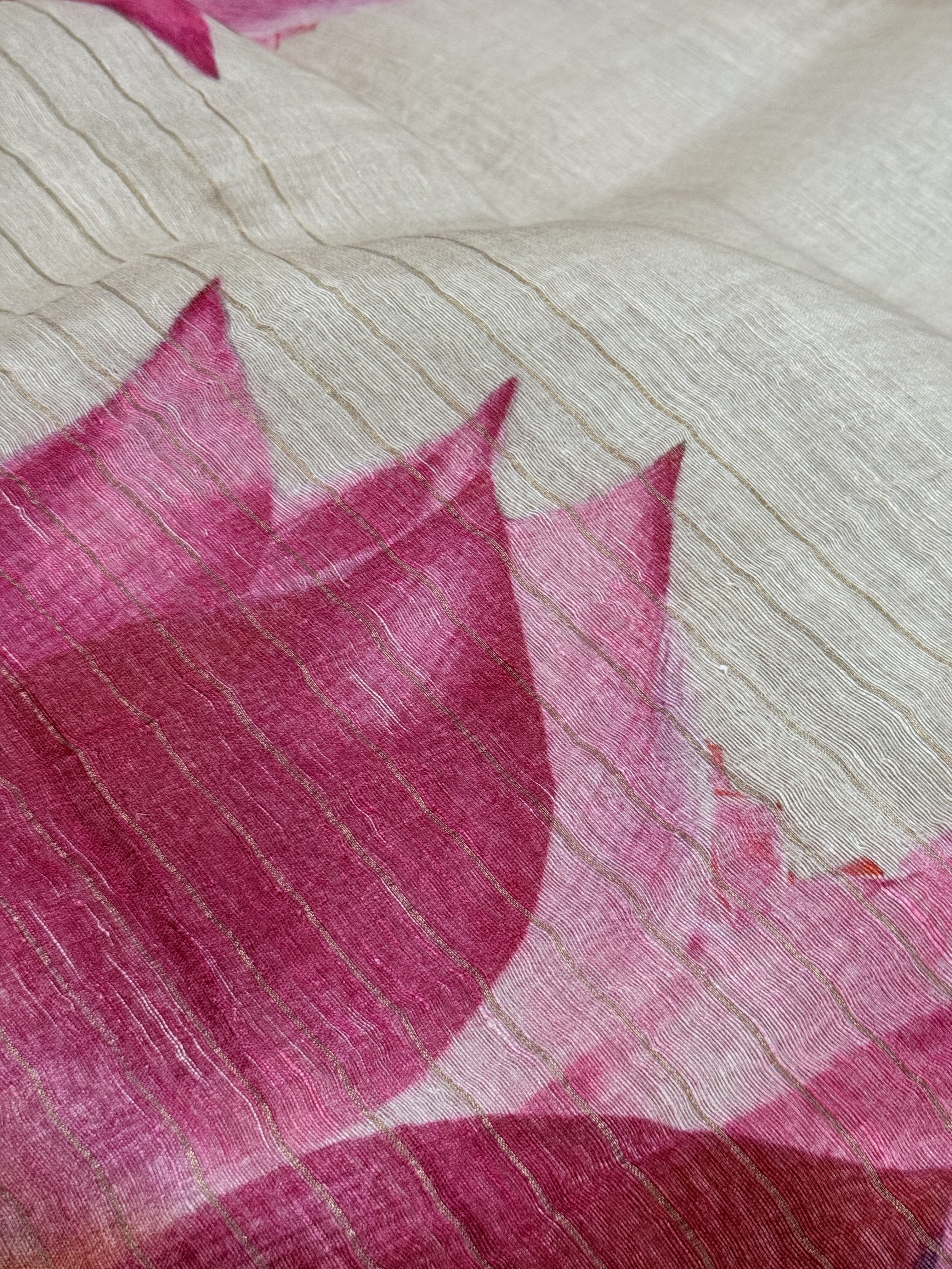 Senthmarai | Beige and Red Lotus Printed Linen Silk Saree