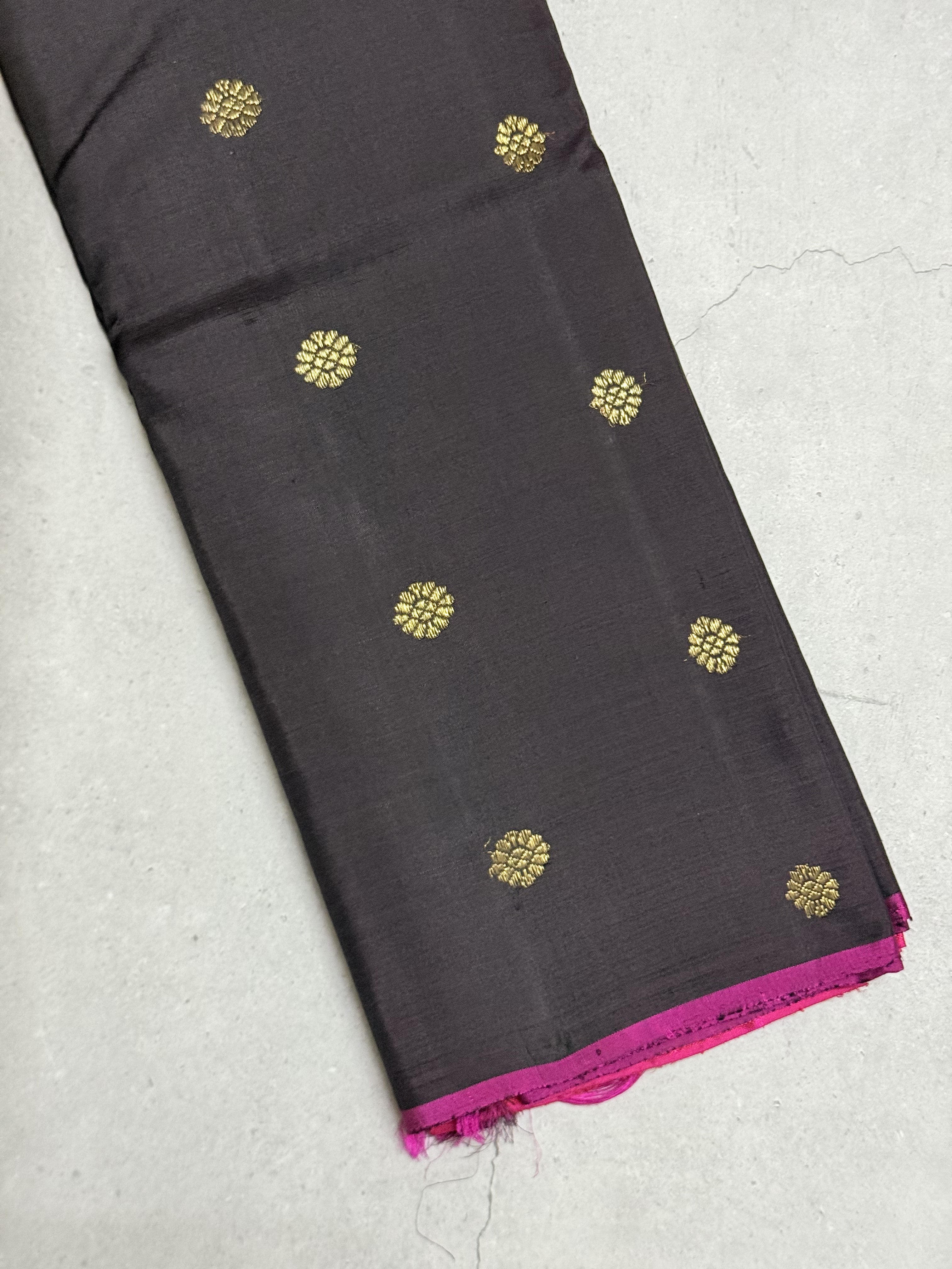 Suvarna | Brown and Pink Kanjivaram Silk Saree