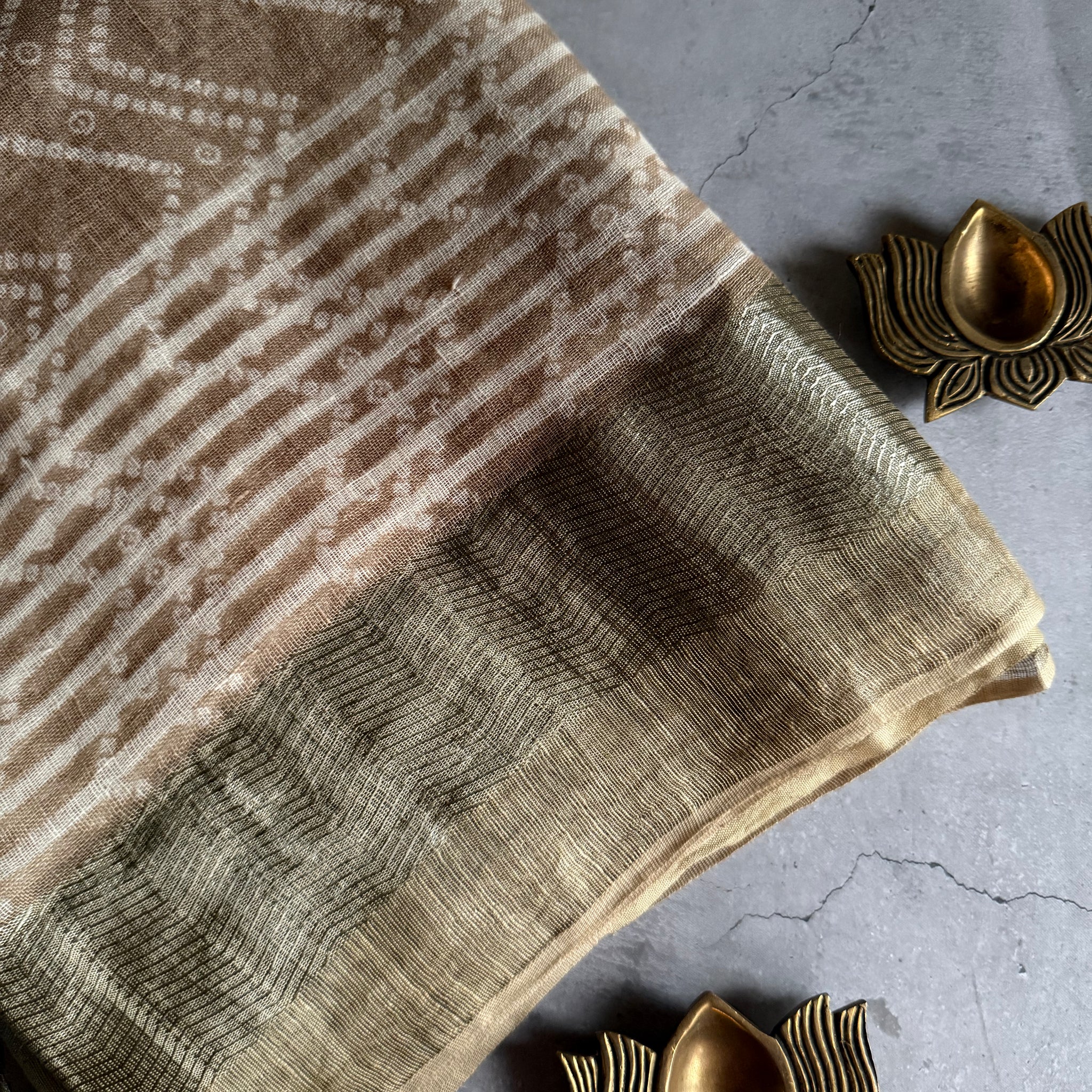 Nadiya | Brown and Pale Yellow Classic Linen Saree