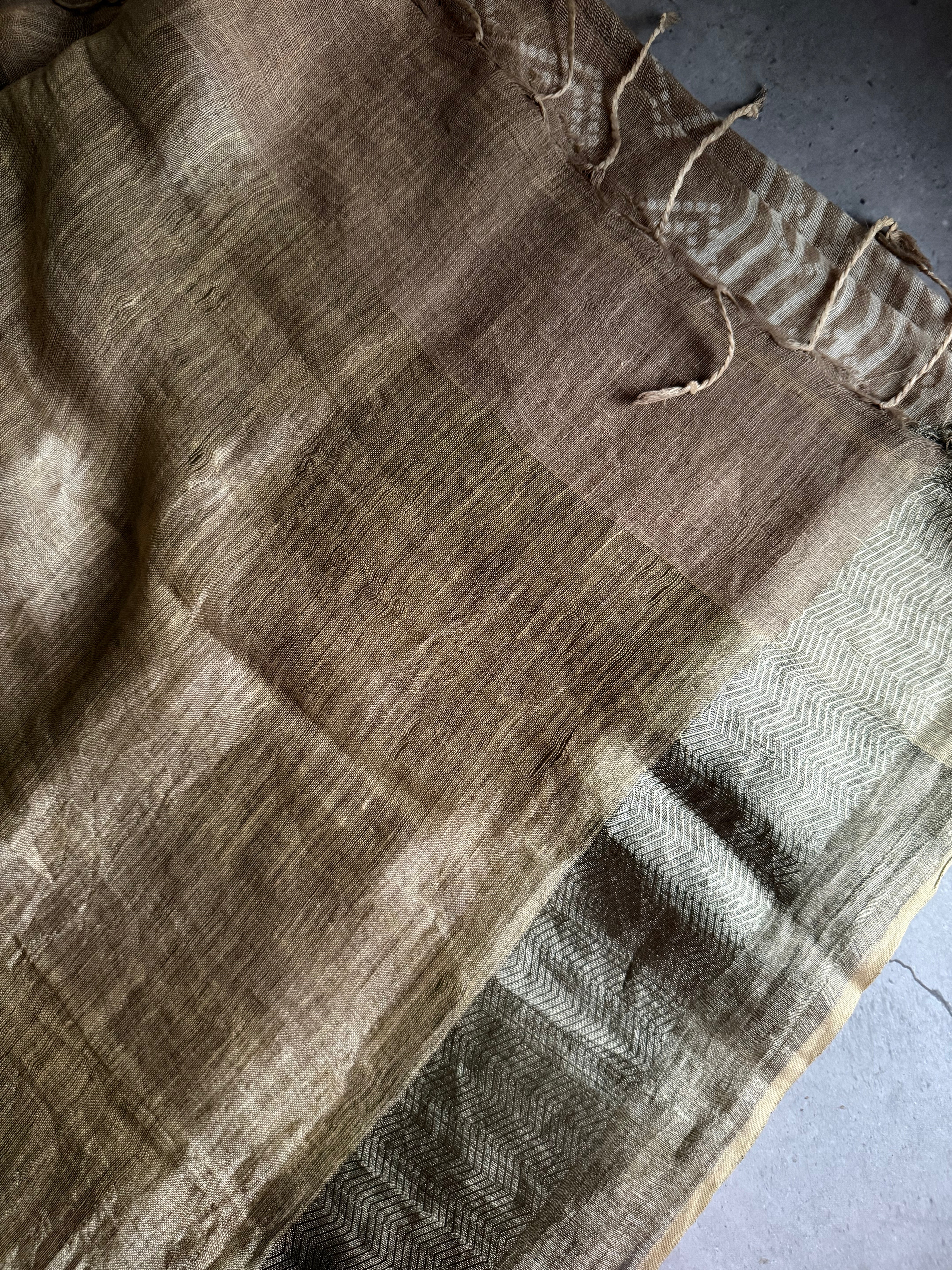 Nadiya | Brown and Pale Yellow Classic Linen Saree