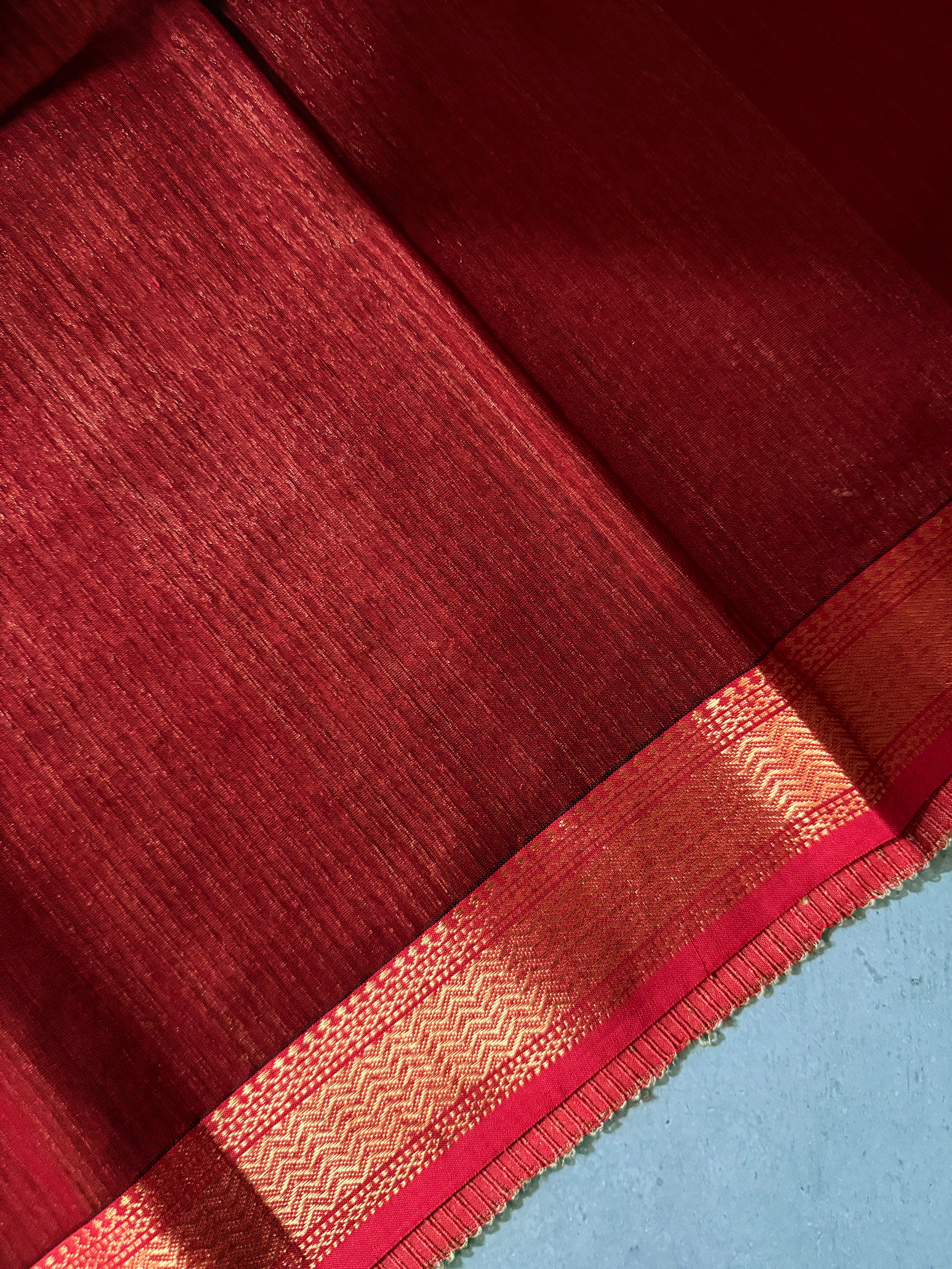 Gulnar| Royal Blue And Red Maheshwari Silk Cotton Saree