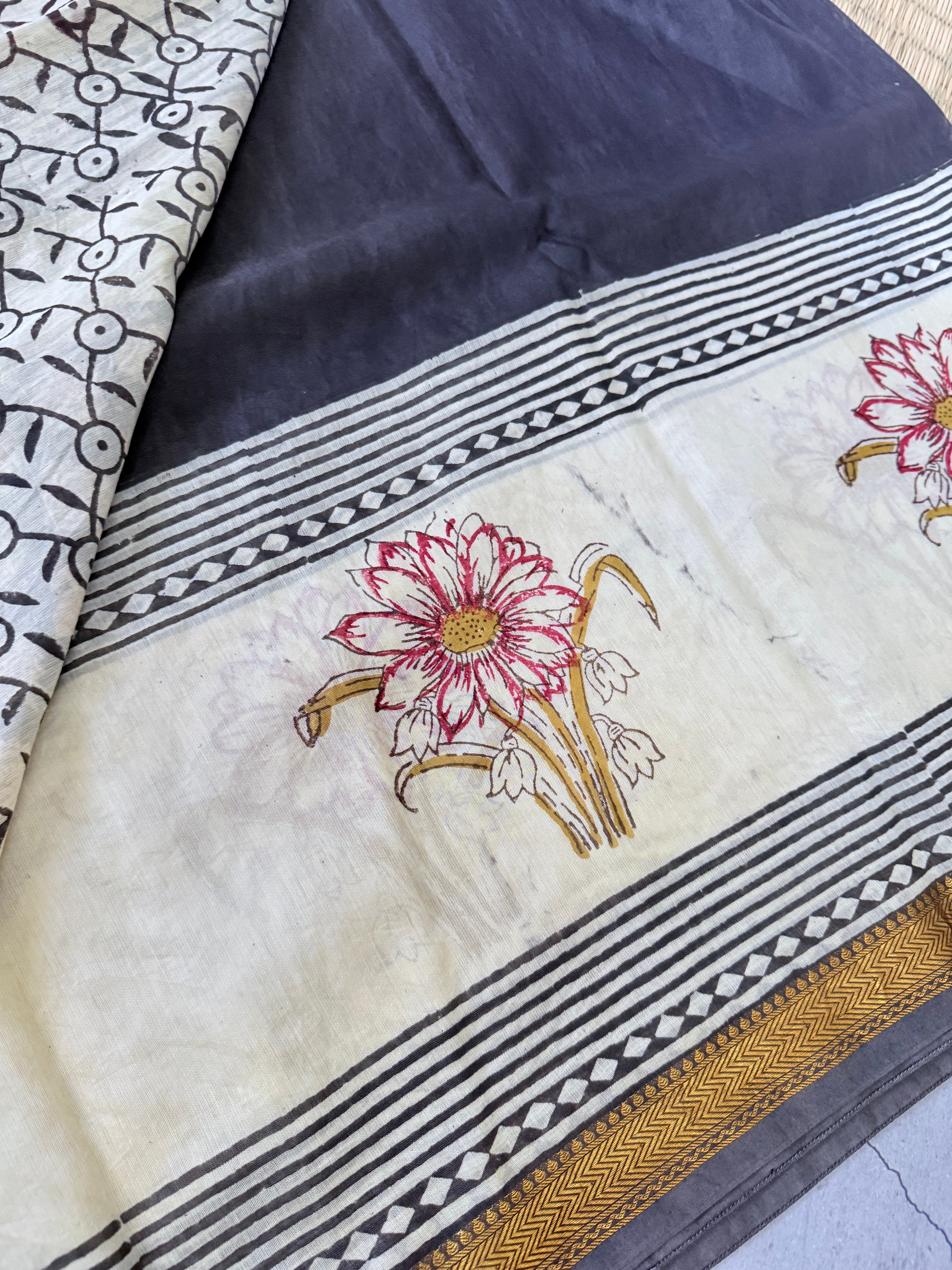 Aahana | Grey and Off White Block Printed Maheshwari Saree
