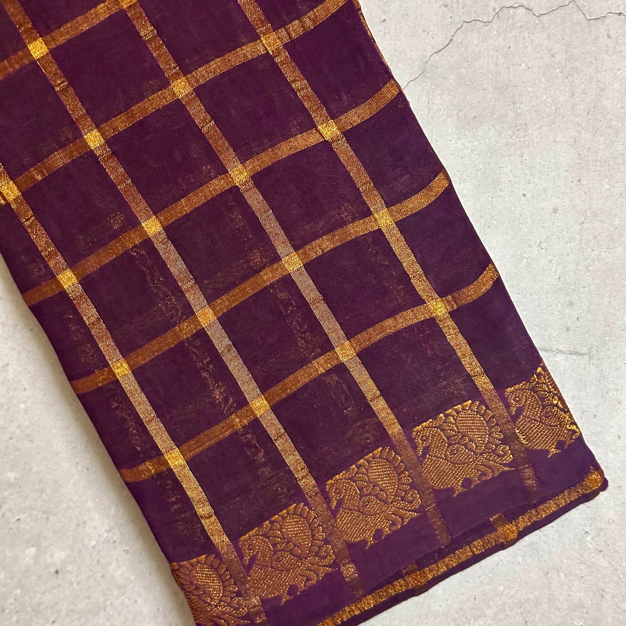 Bhaanumathi | Plum and Gold Sungudi Cotton Saree