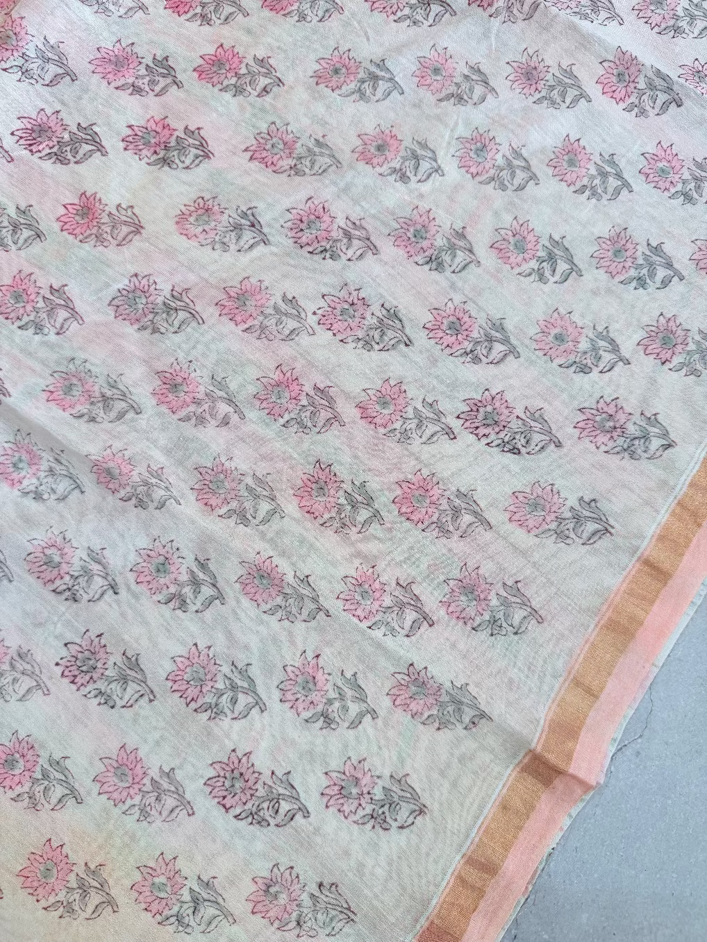 Tulasii | Peach and White Floral Block Printed Chanderi Saree