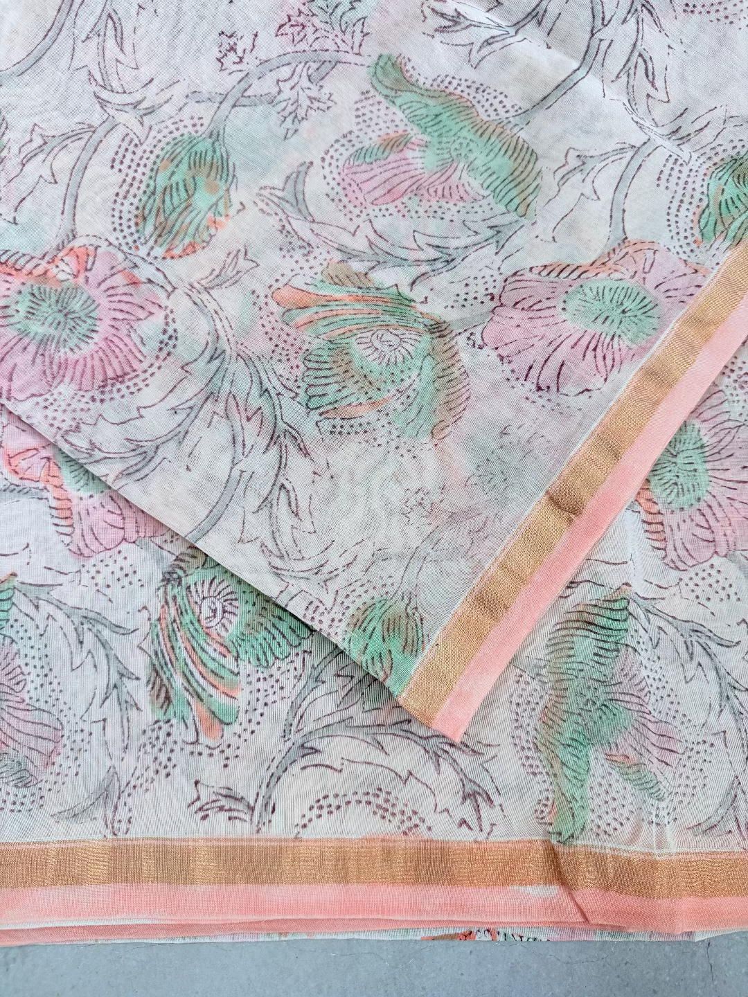 Tulasii | Peach and White Floral Block Printed Chanderi Saree