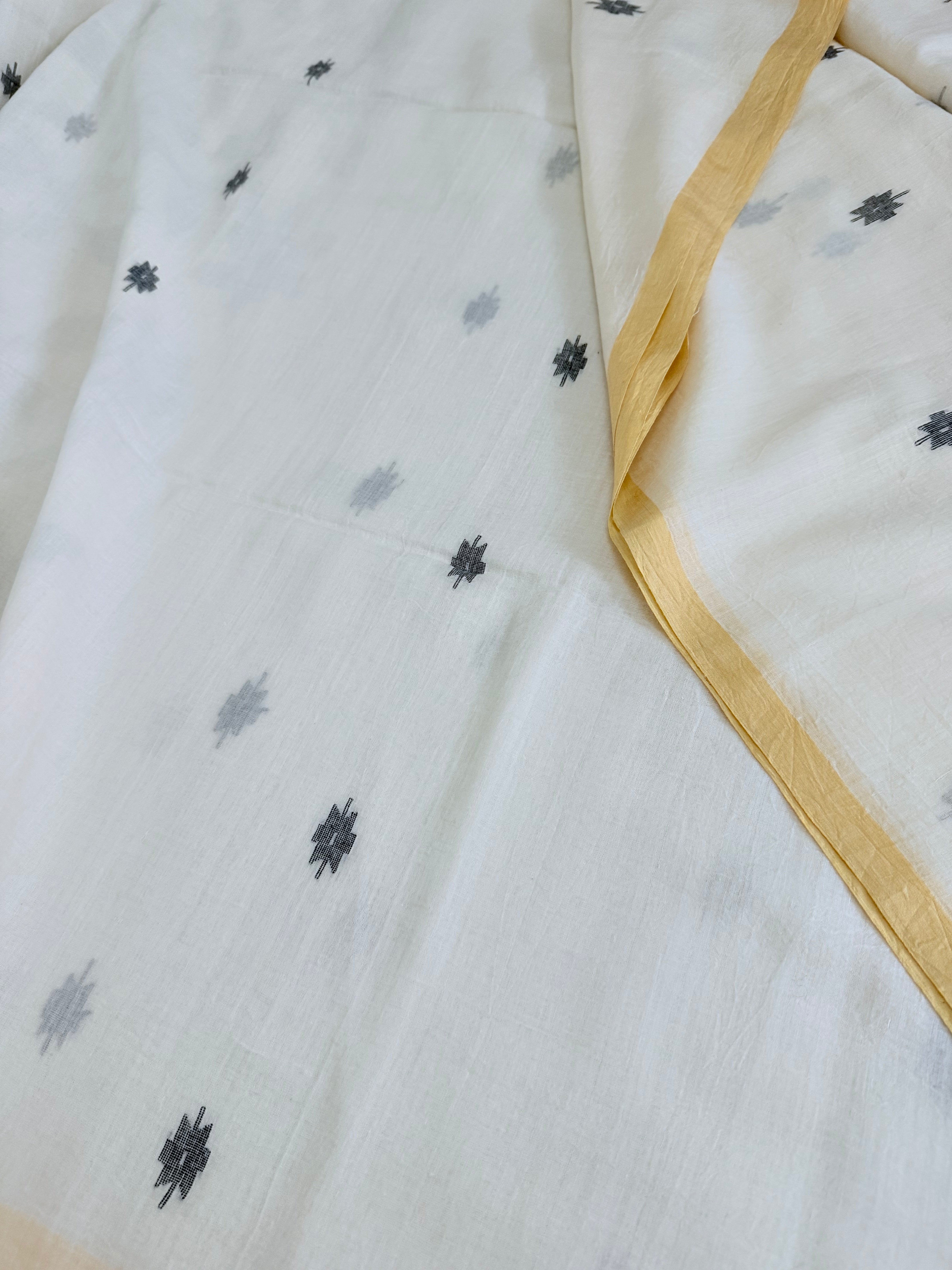 Champaka | Pearl white Jamdani Bengal Cotton Saree (Without Blouse)