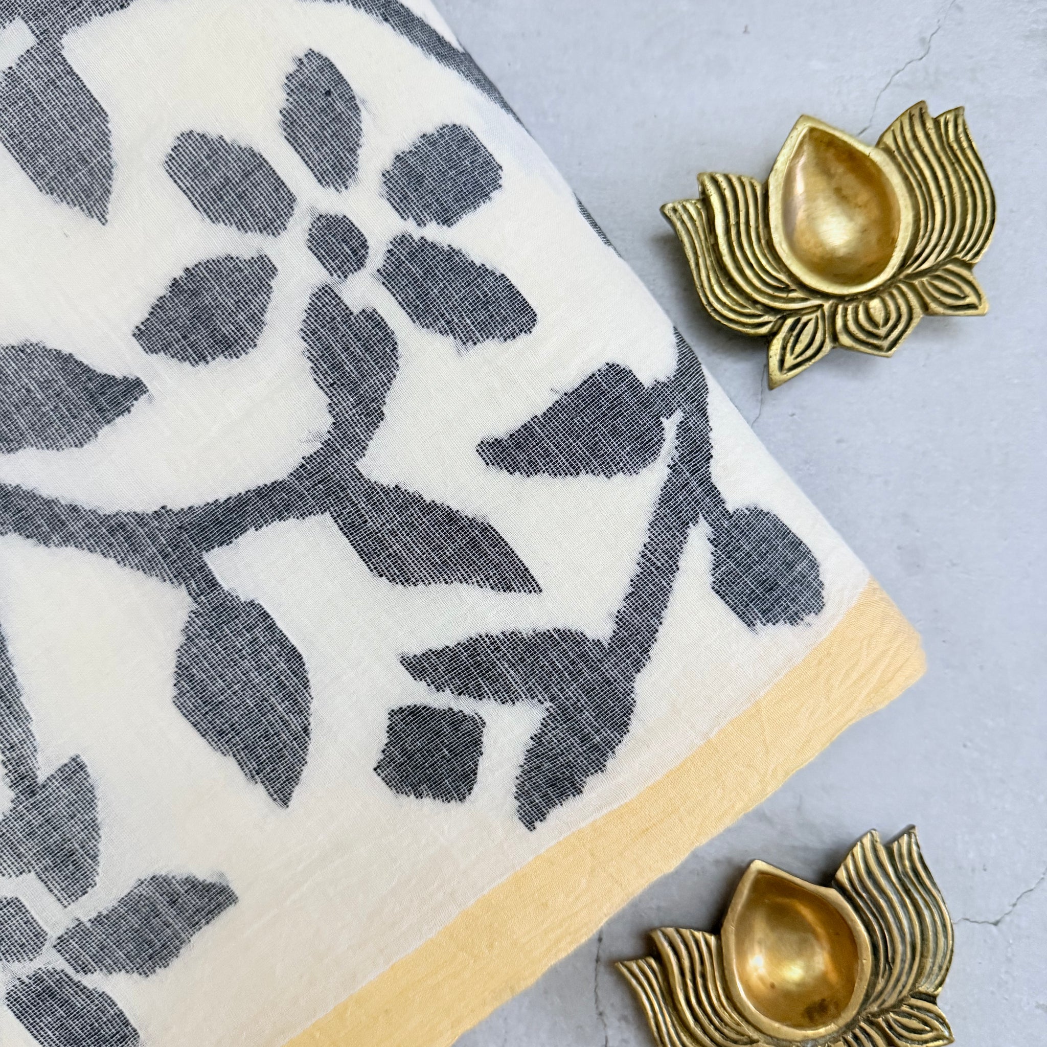 Champaka | Pearl white Jamdani Bengal Cotton Saree (Without Blouse)