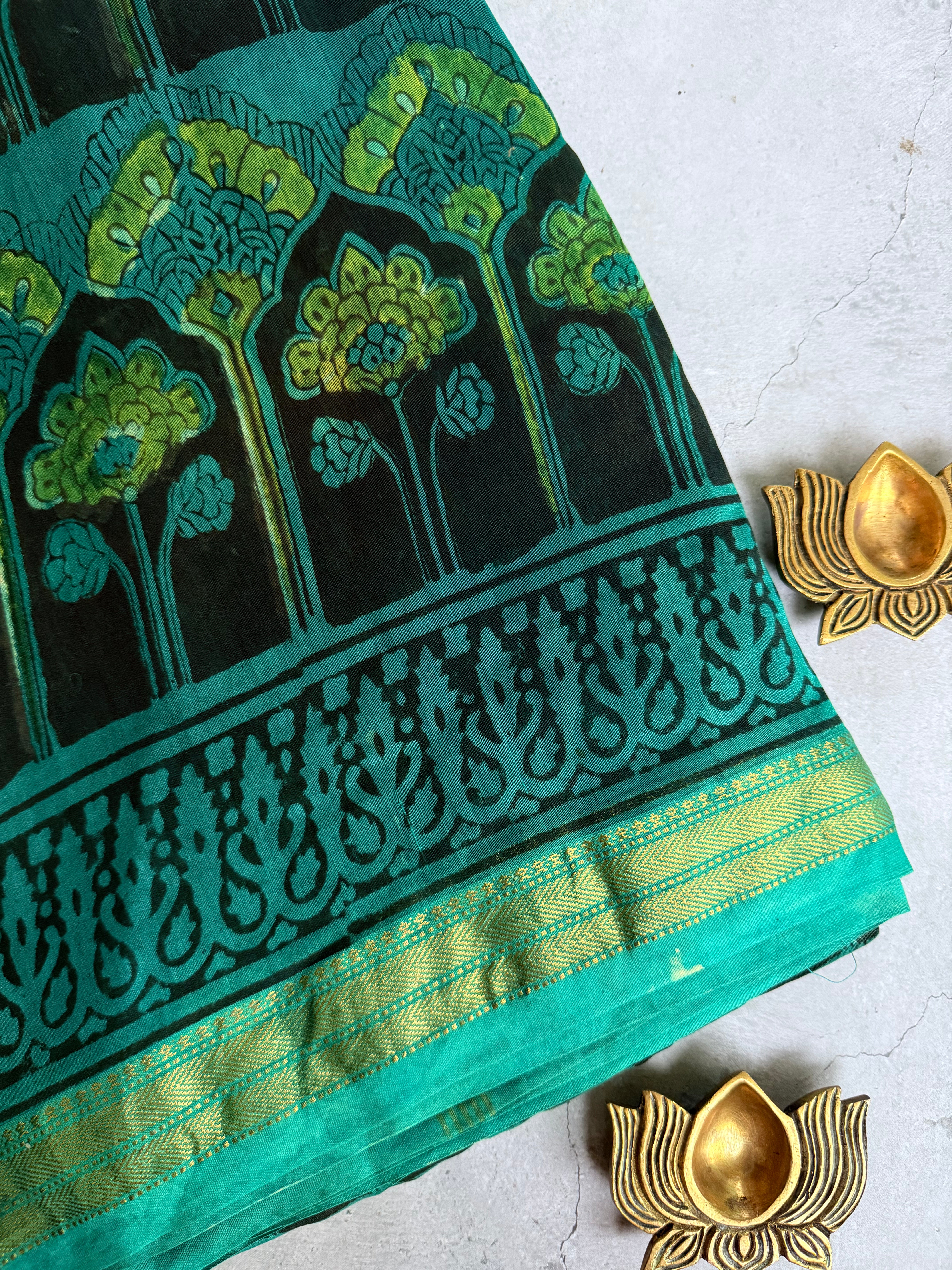 Rajnigandha | Green and Black Block Printed Maheshwari Saree
