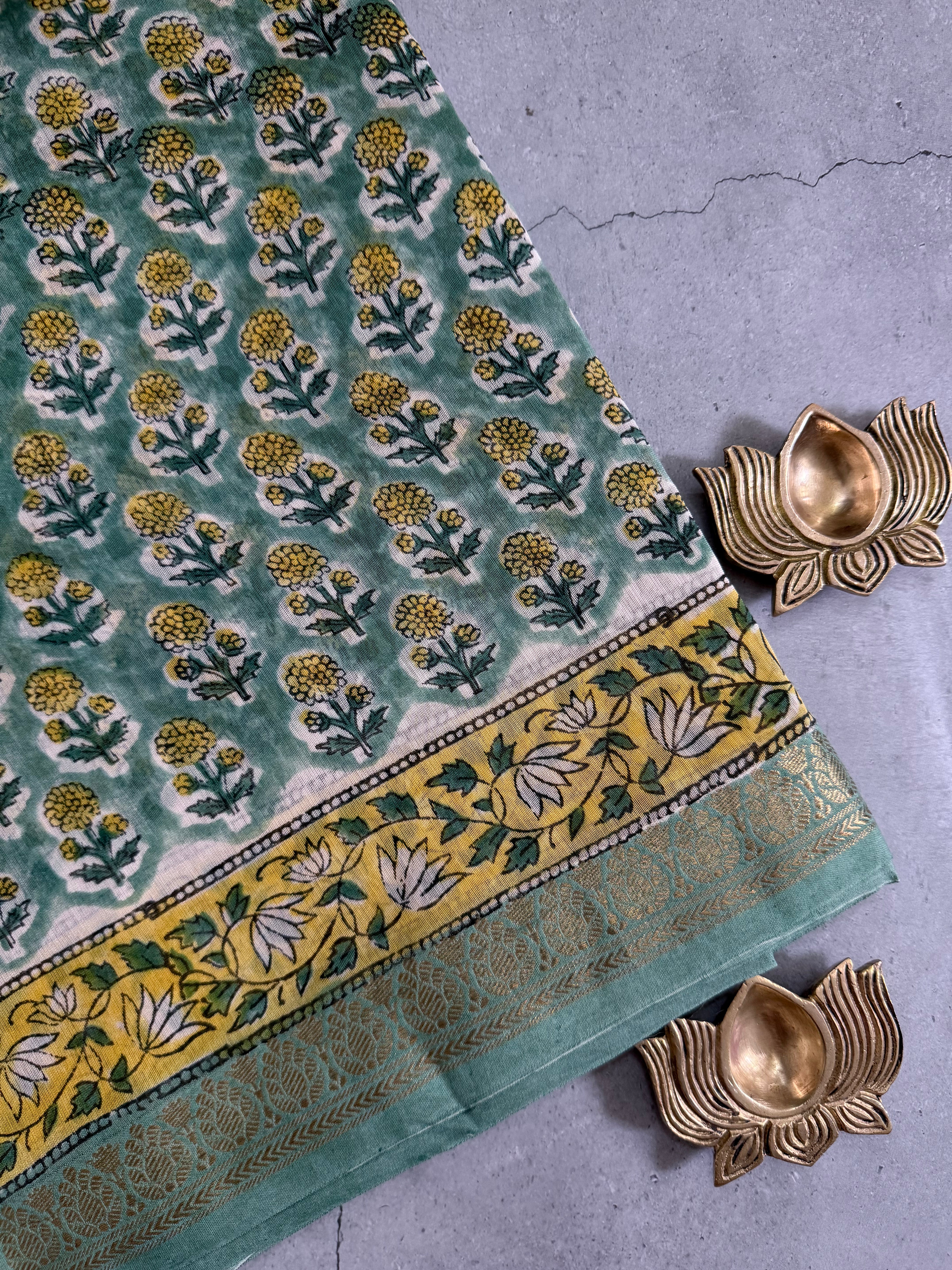 Shubhra | Pastle Green Block Printed Maheshwari Saree