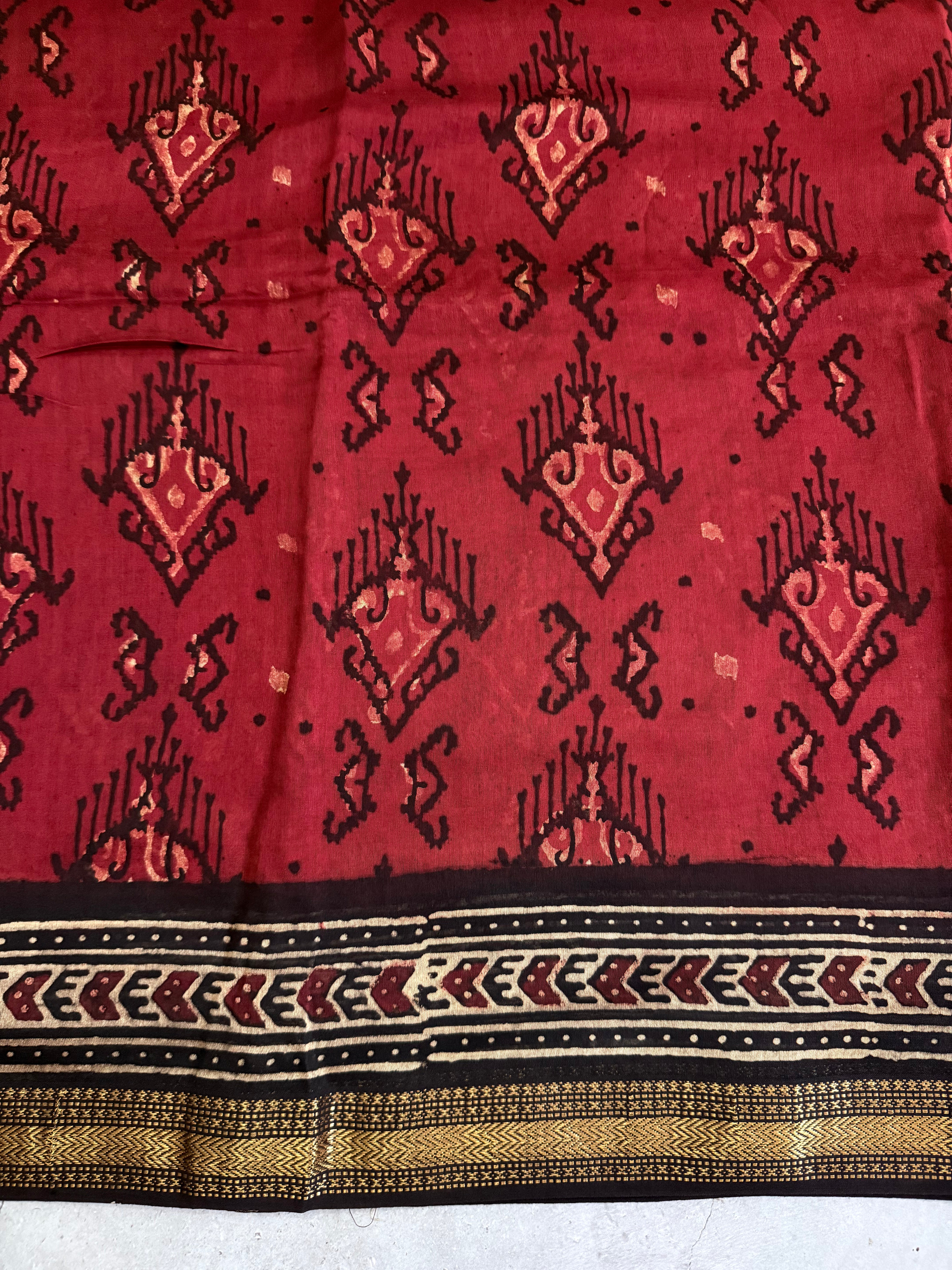 Kameshwari | Red and Black Block Printed Maheshwari Saree