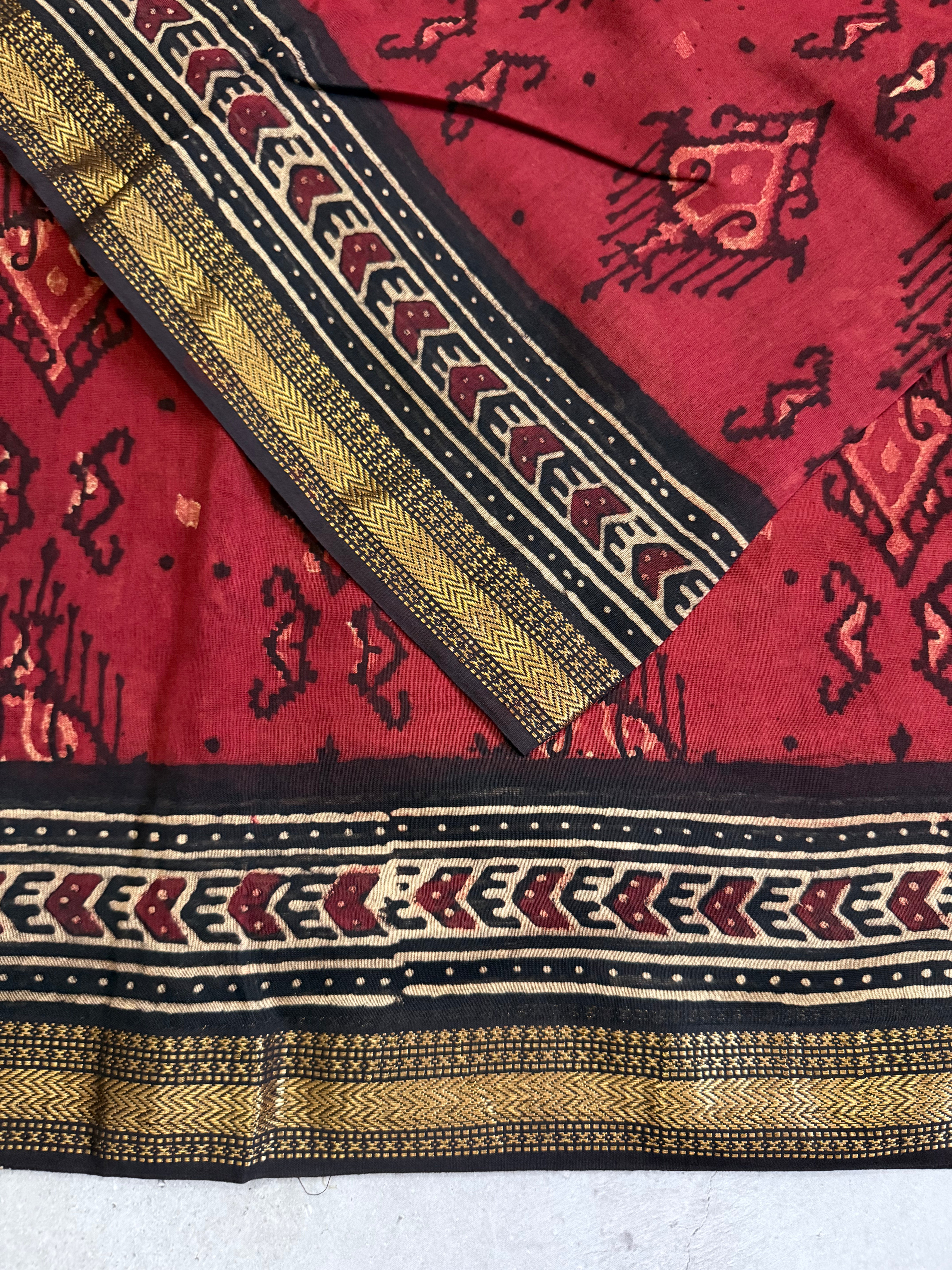 Kameshwari | Red and Black Block Printed Maheshwari Saree