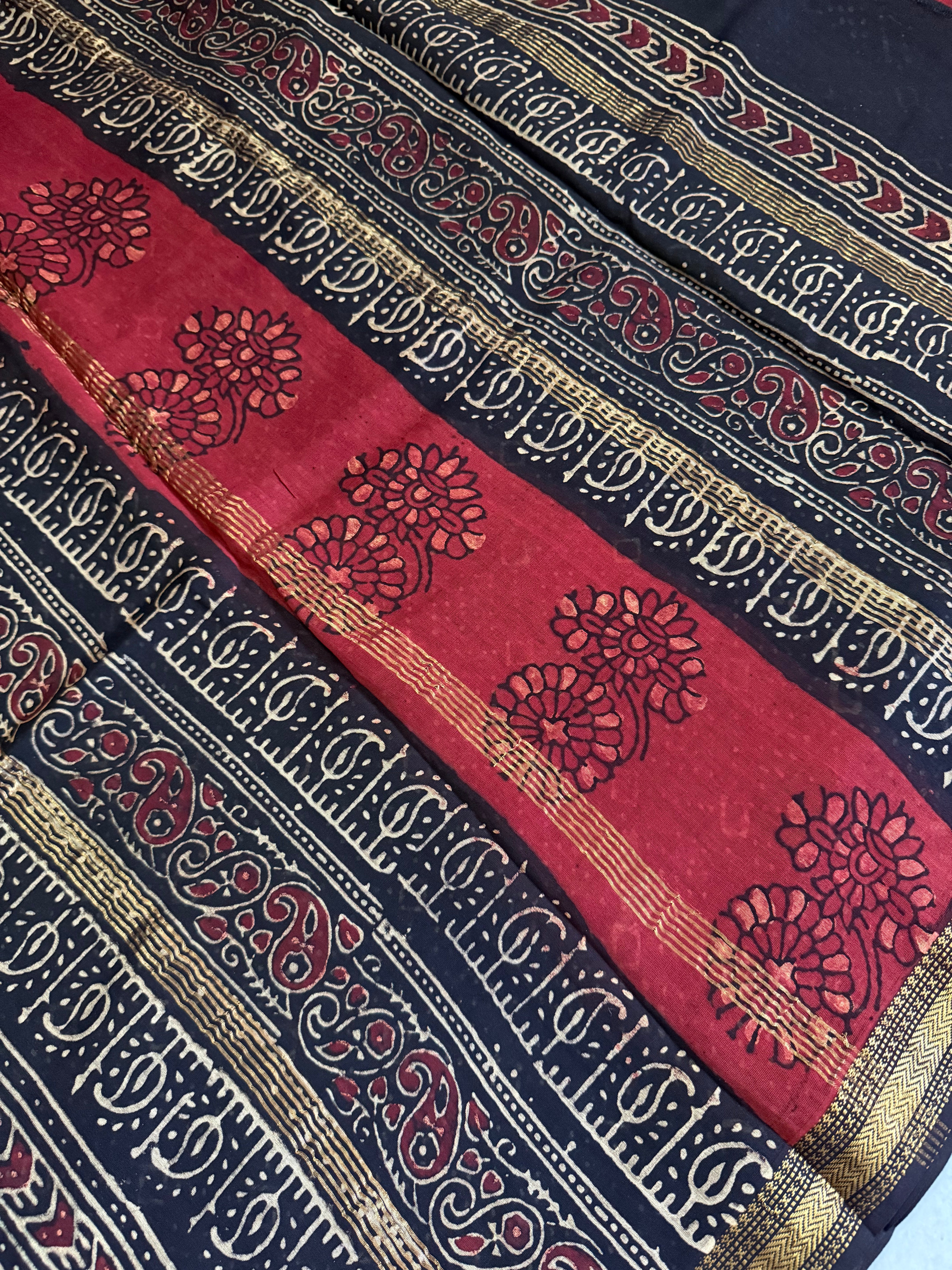 Kameshwari | Red and Black Block Printed Maheshwari Saree