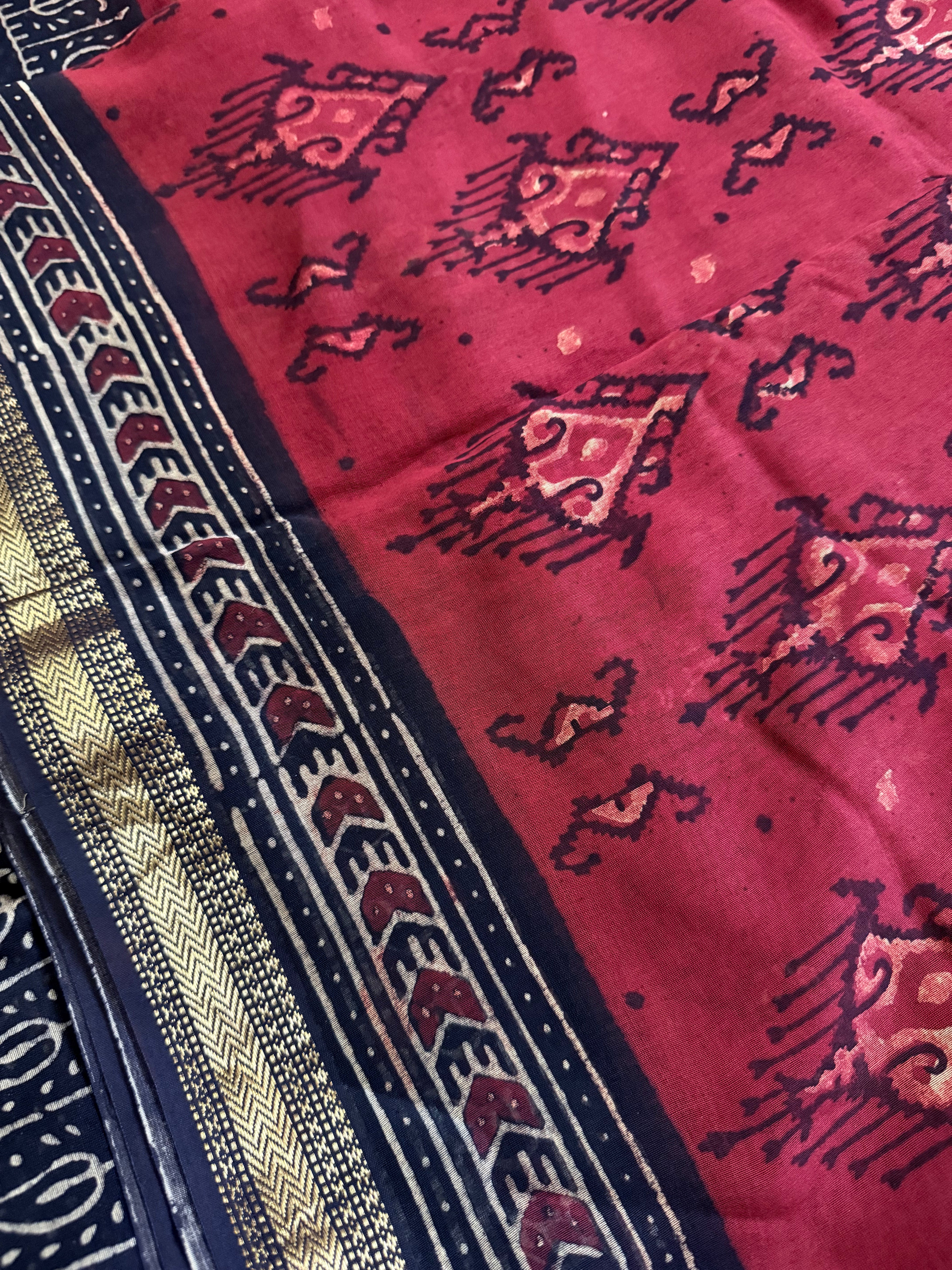 Kameshwari | Red and Black Block Printed Maheshwari Saree