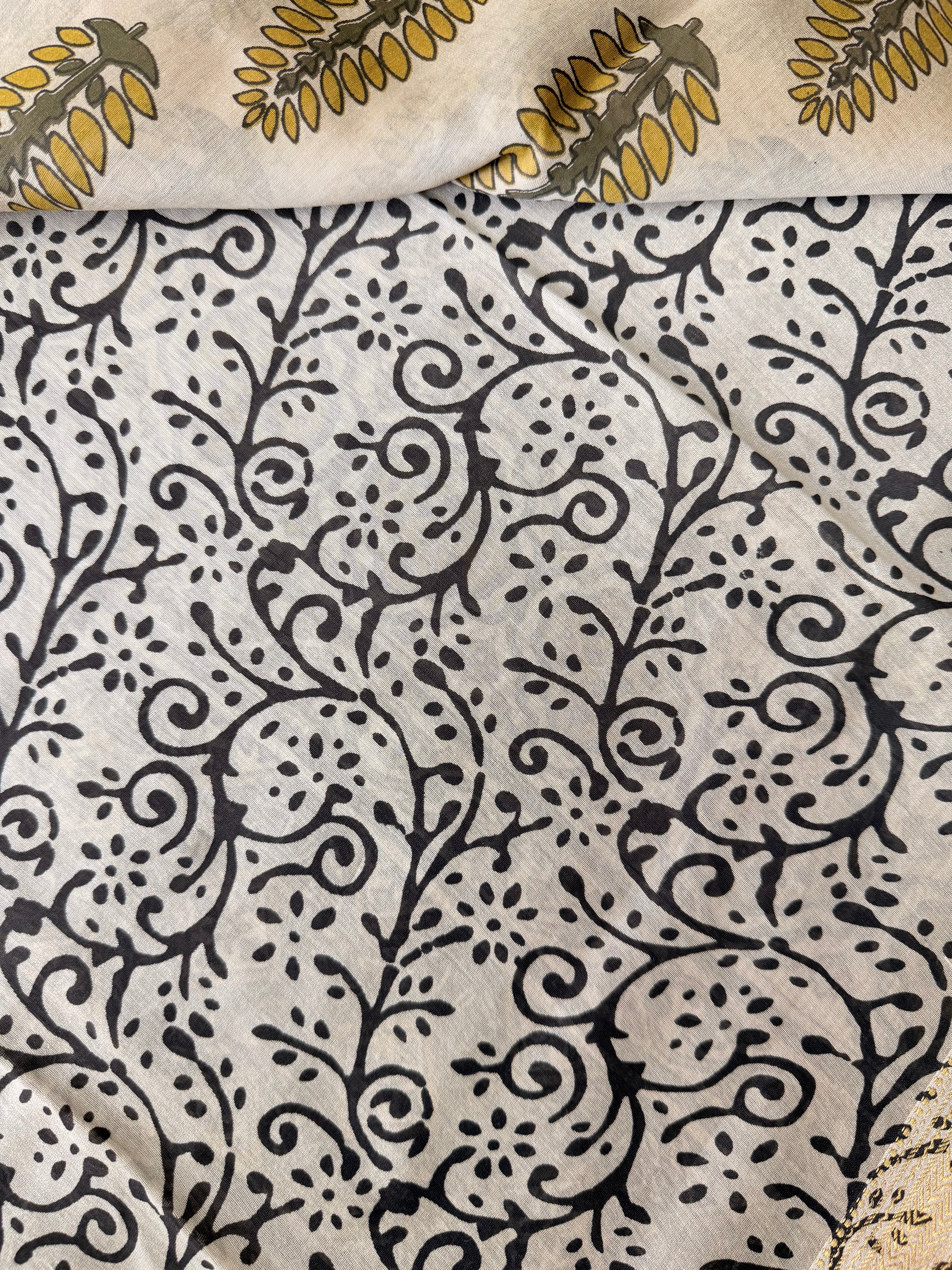 Charumalli | Off White Block Printed Maheshwari Saree