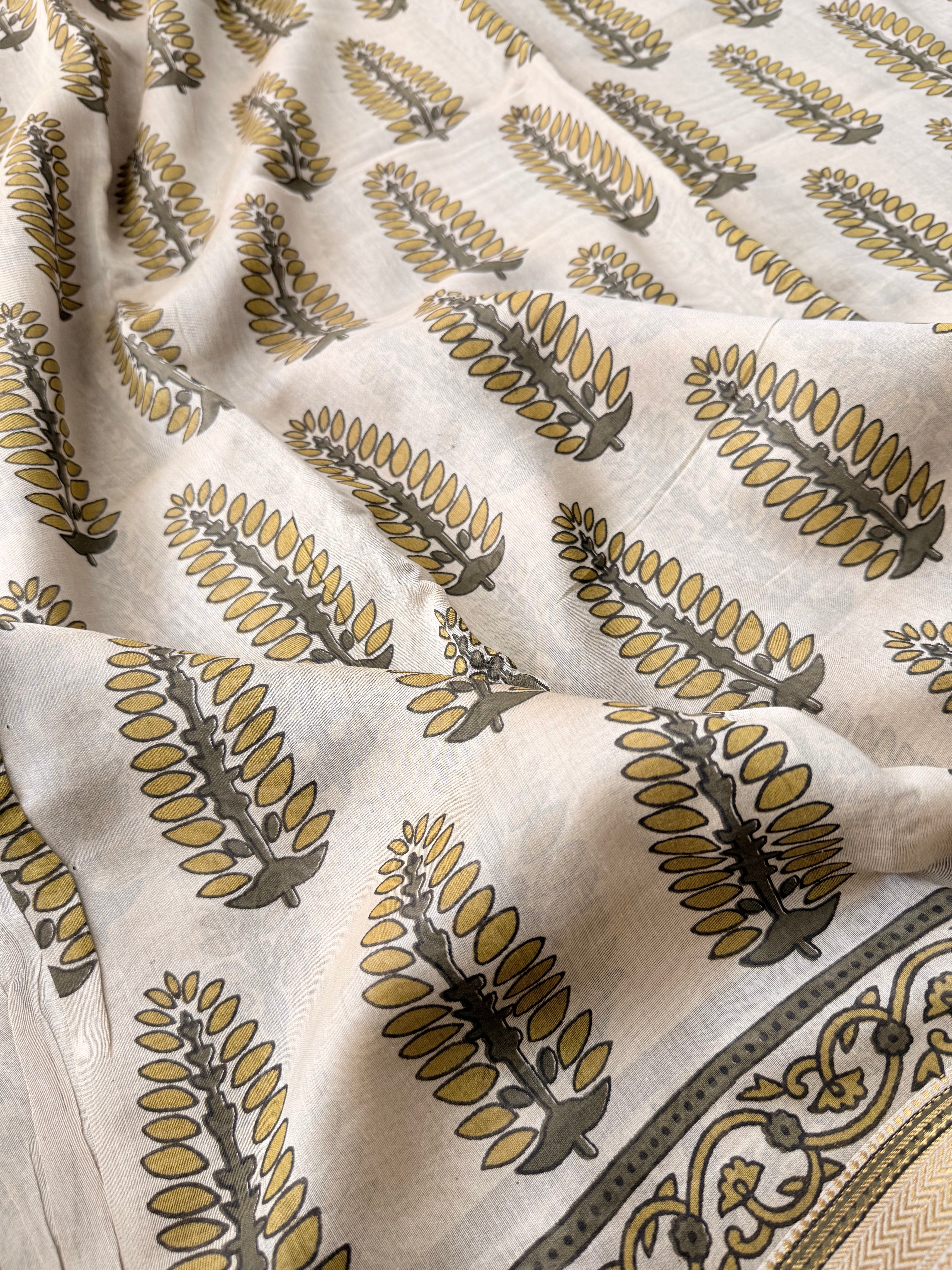 Charumalli | Off White Block Printed Maheshwari Saree