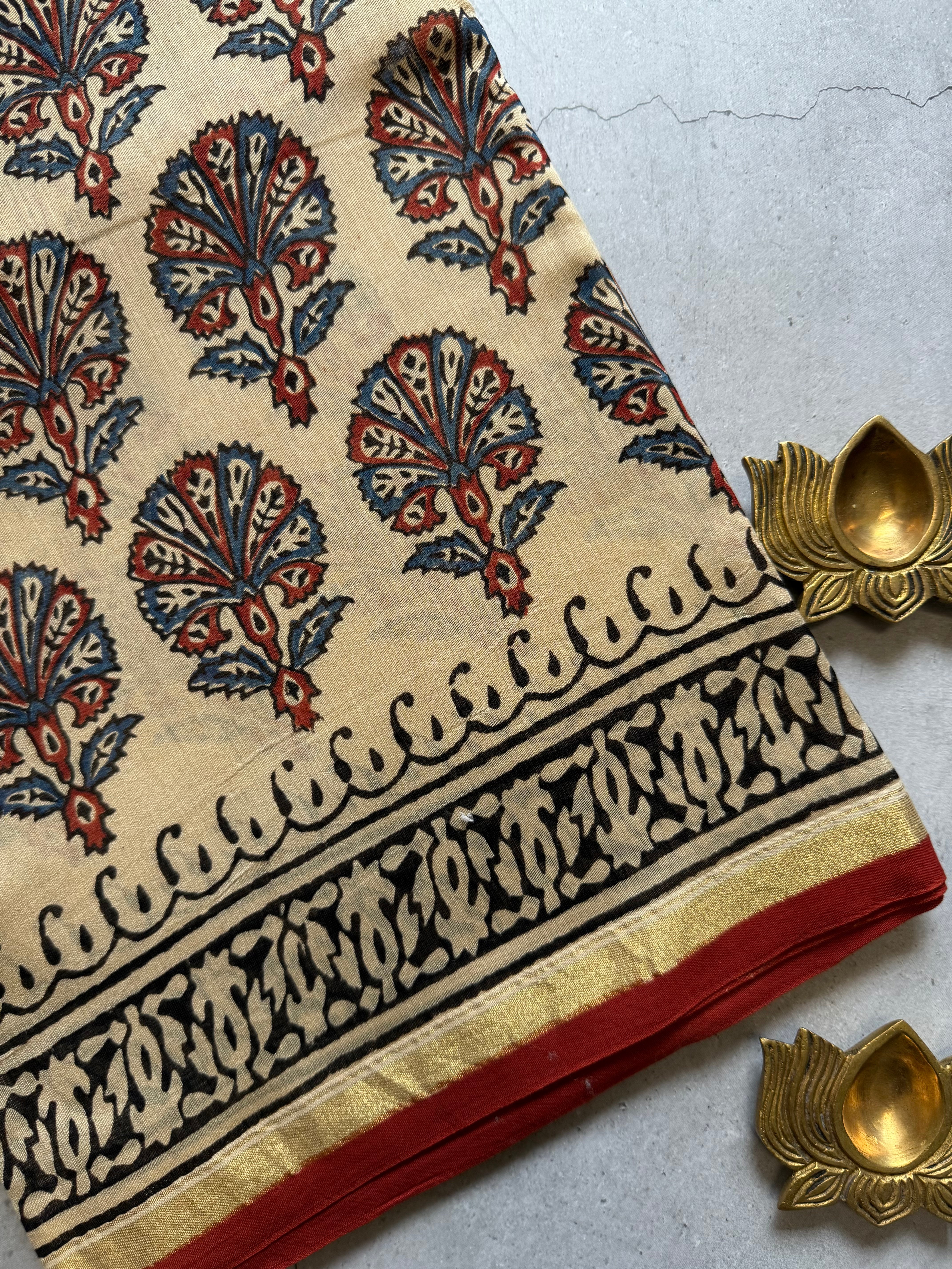 Chandrikaa | Beige and Red Block Printed Chanderi Saree