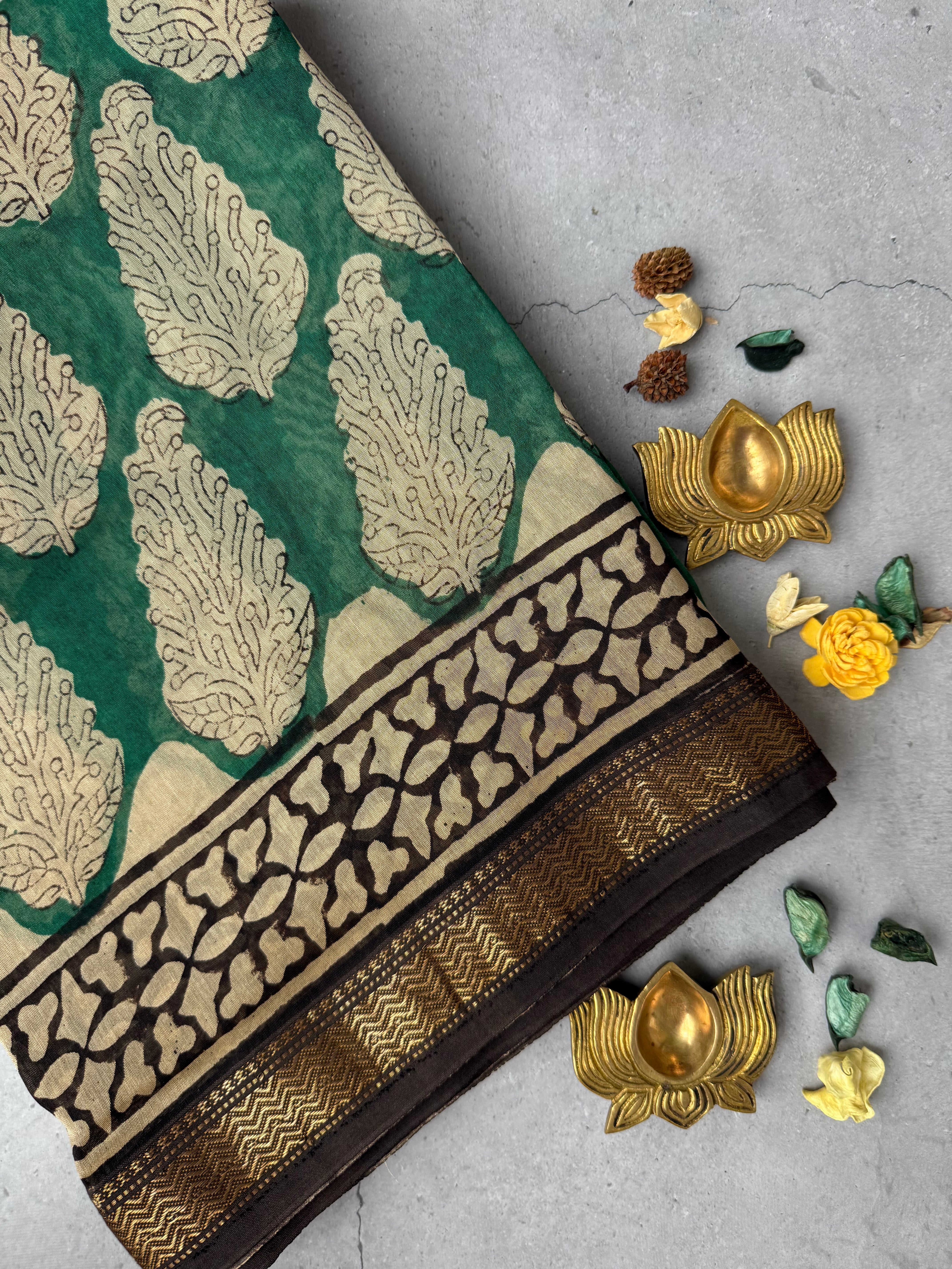 Praseedha | Emerald Green Block Printed Maheshwari Saree