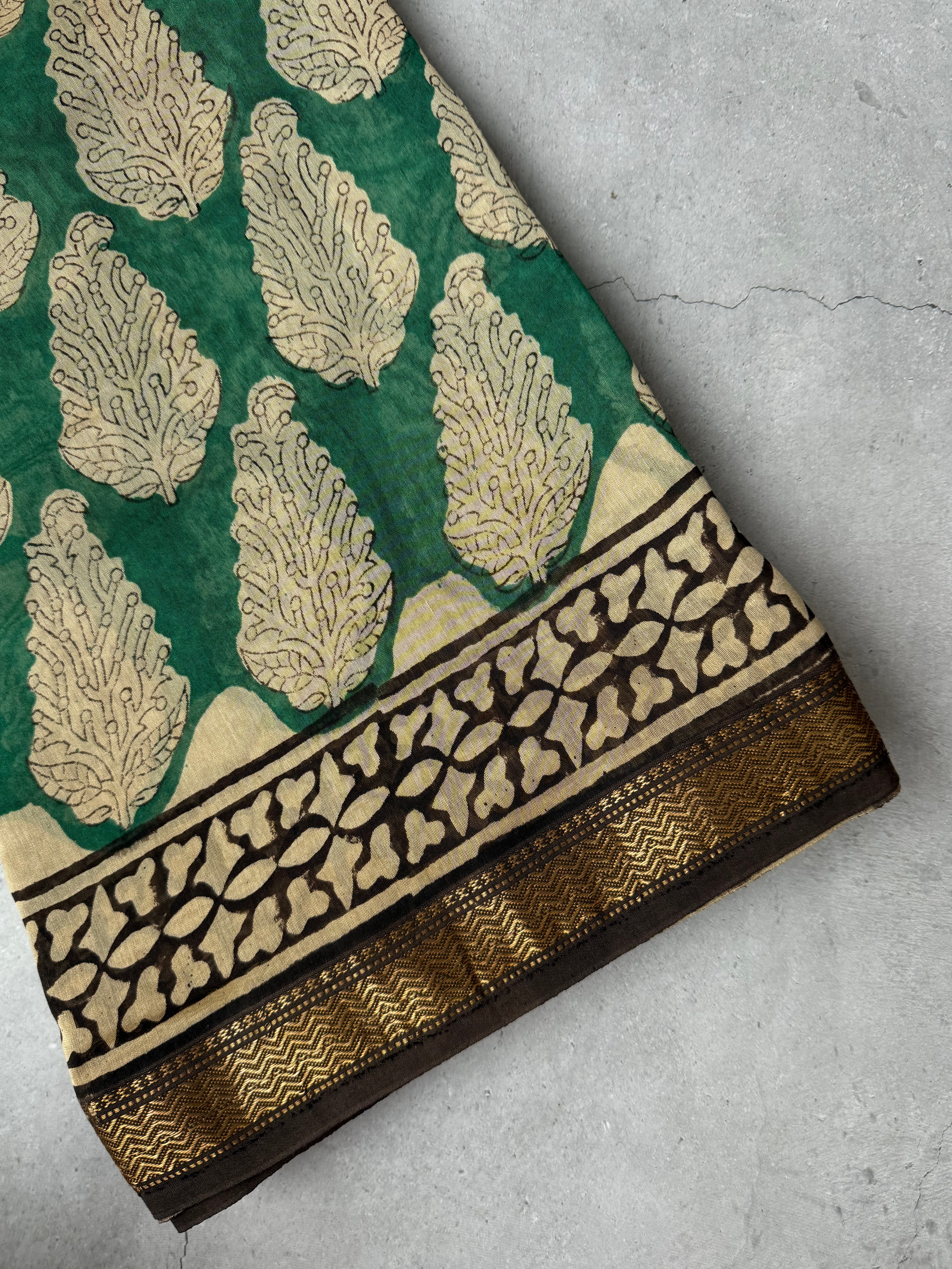 Praseedha | Emerald Green Block Printed Maheshwari Saree