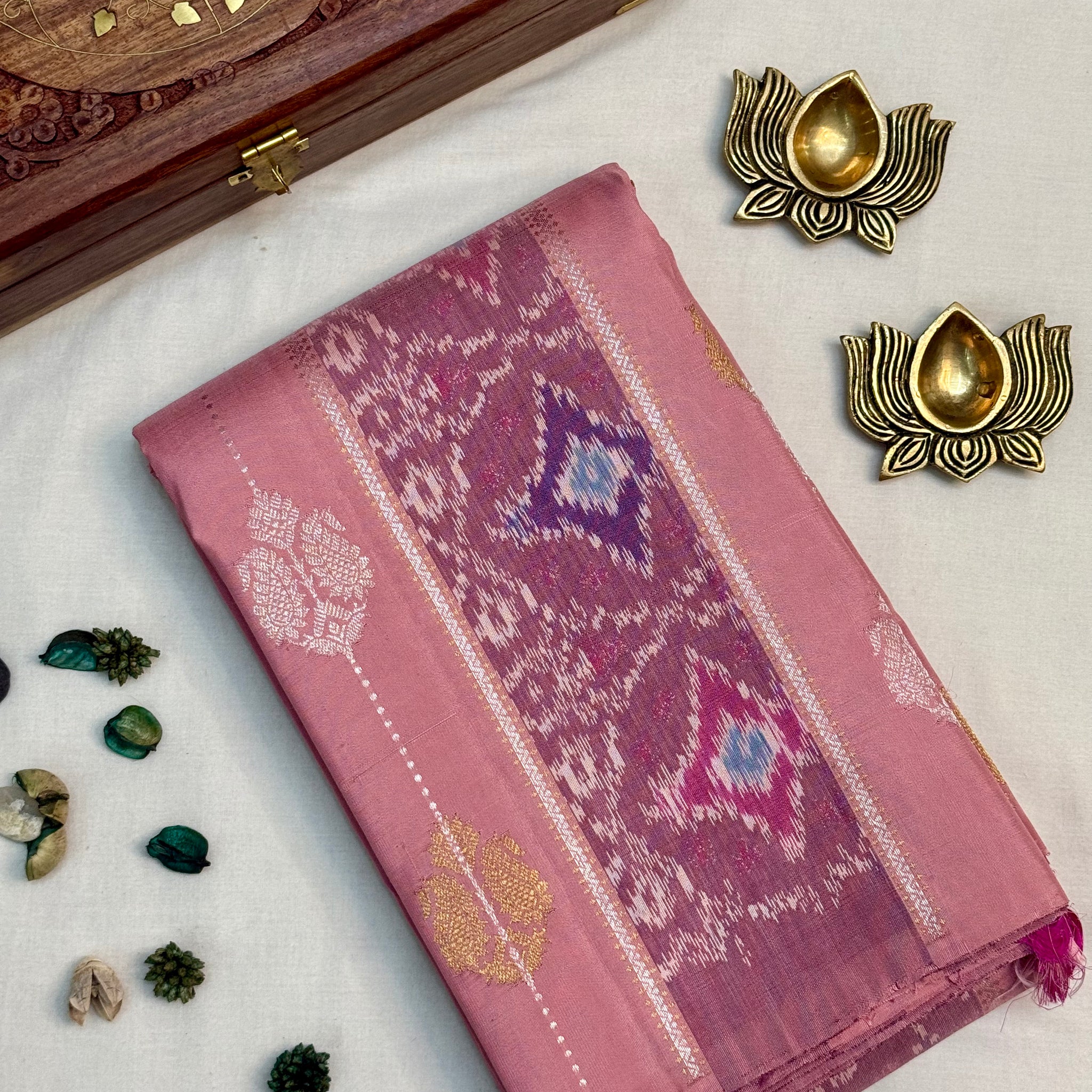 Siyaara | Pink Kanjivaram Silk Saree