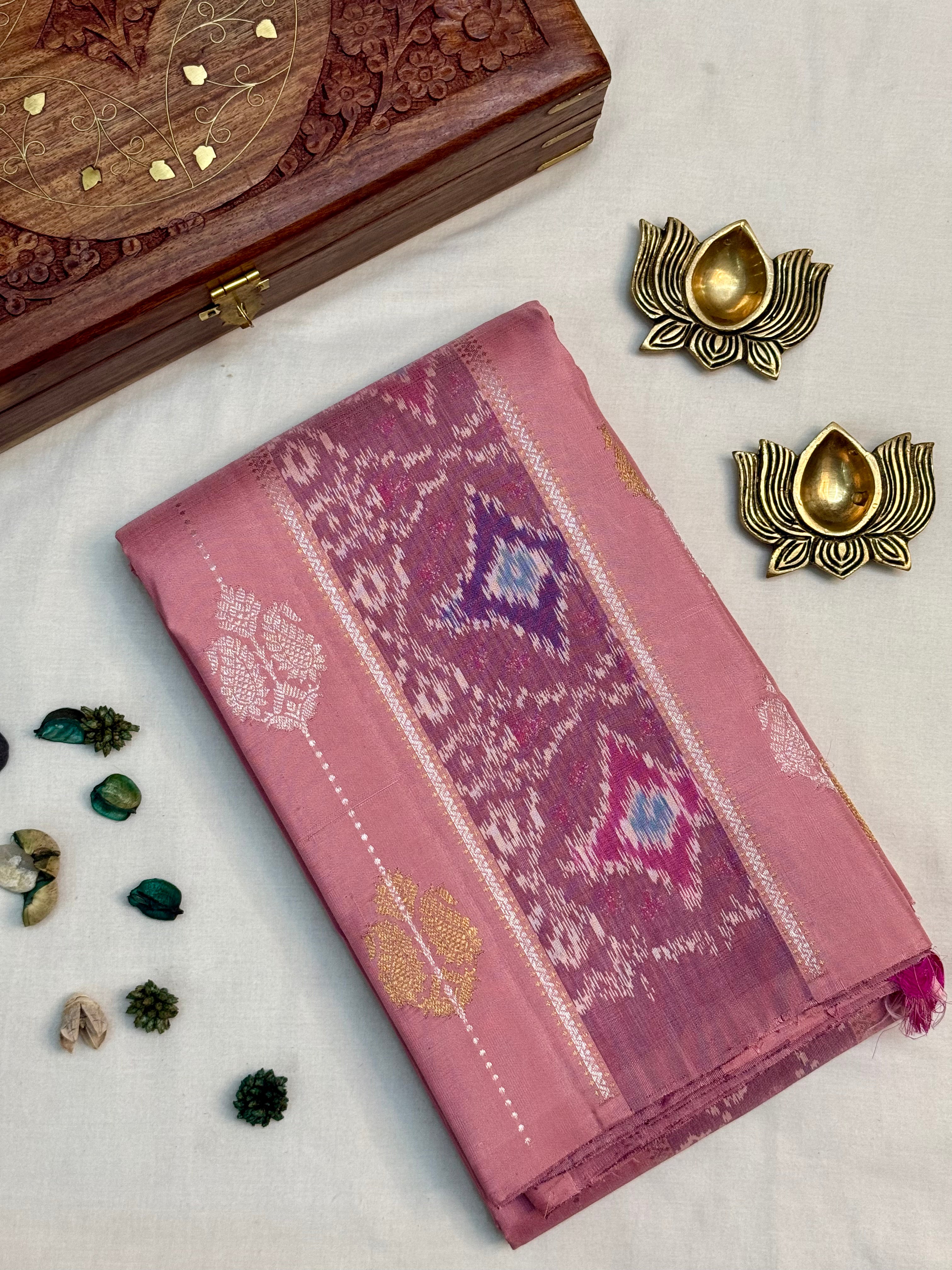 Siyaara | Pink Kanjivaram Silk Saree