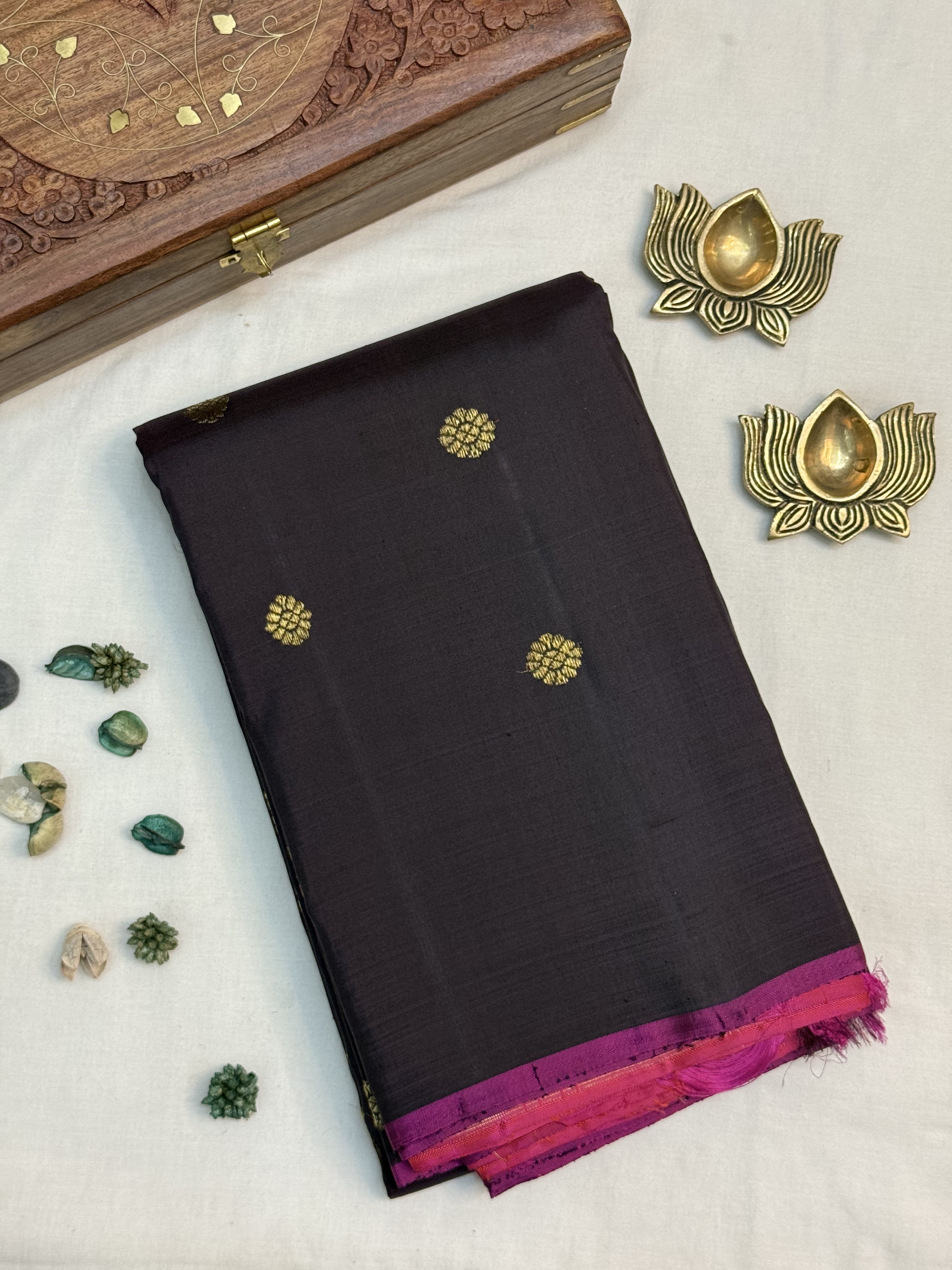 Suvarna | Brown and Pink Kanjivaram Silk Saree