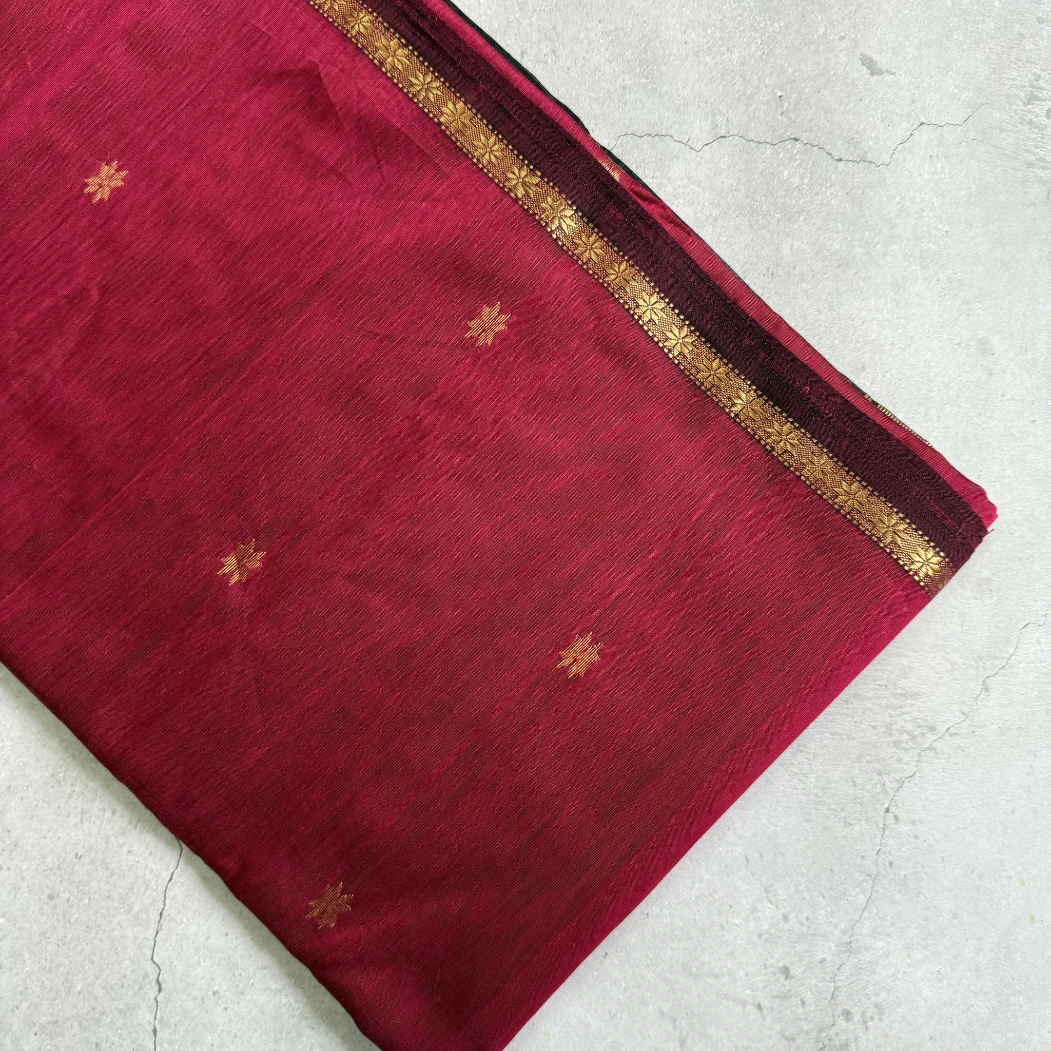 Impana | Pinkish Red Maheshwari Silk Cotton Saree