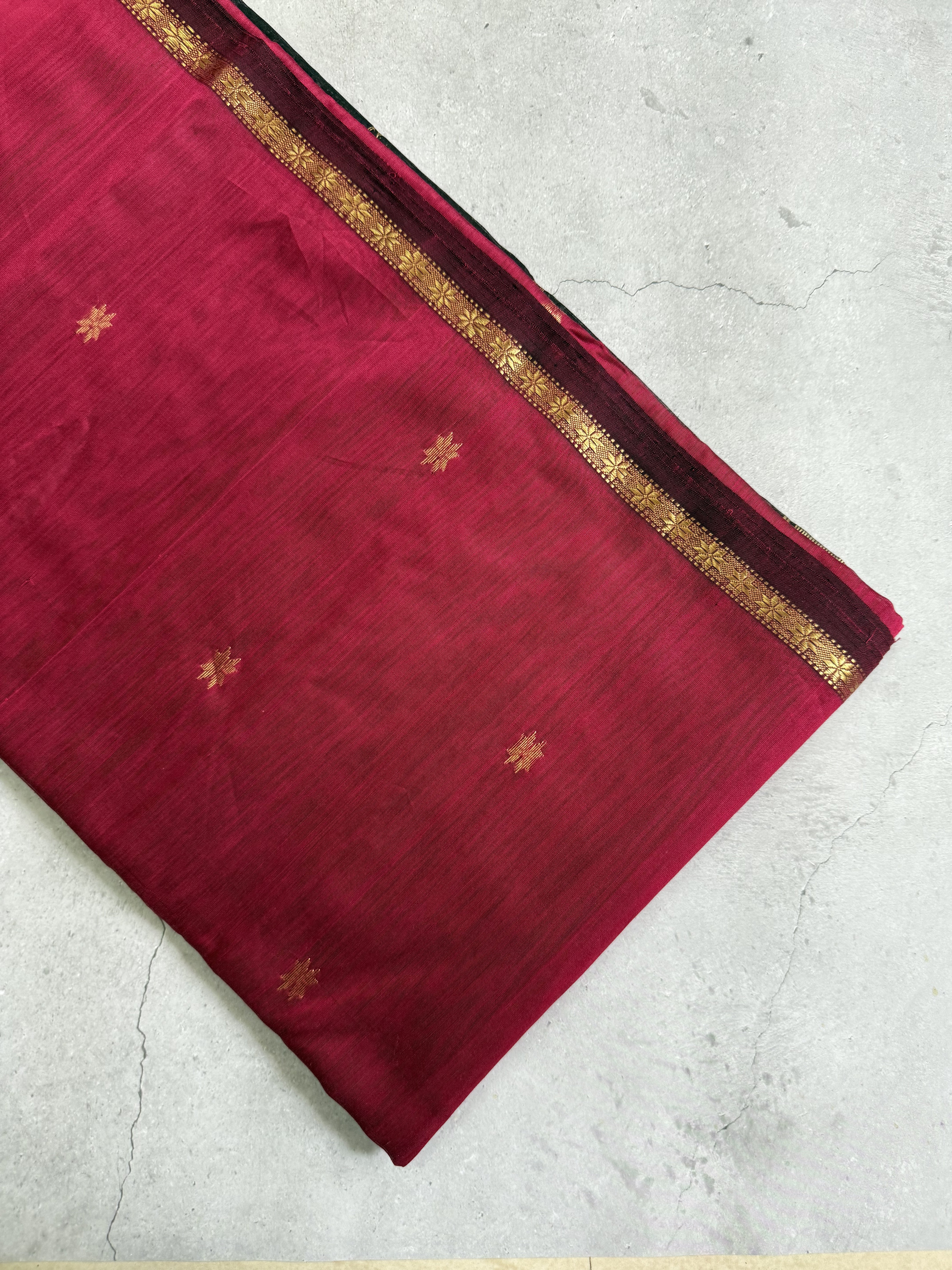 Impana | Pinkish Red Maheshwari Silk Cotton Saree