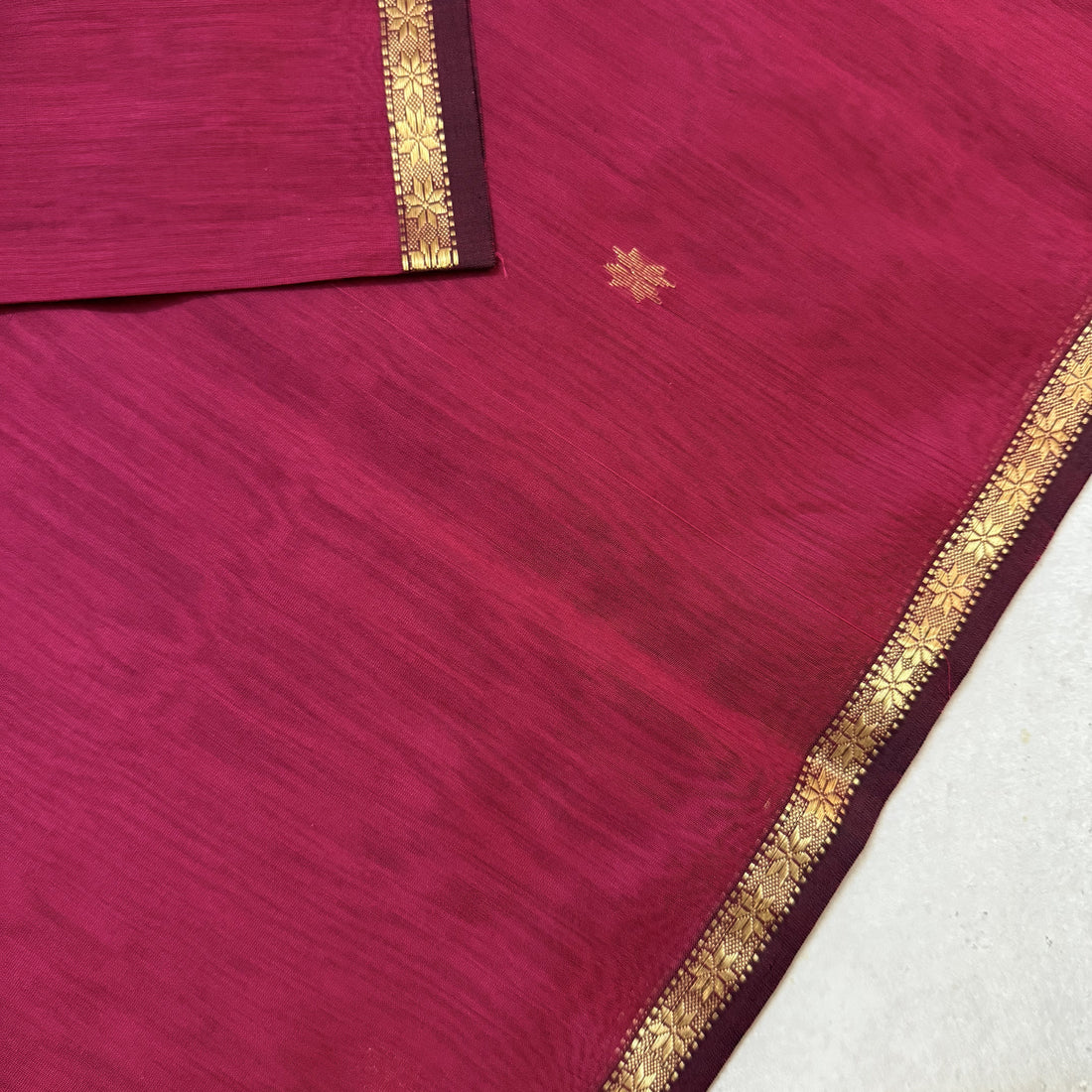 Impana | Pinkish Red Maheshwari Silk Cotton Saree