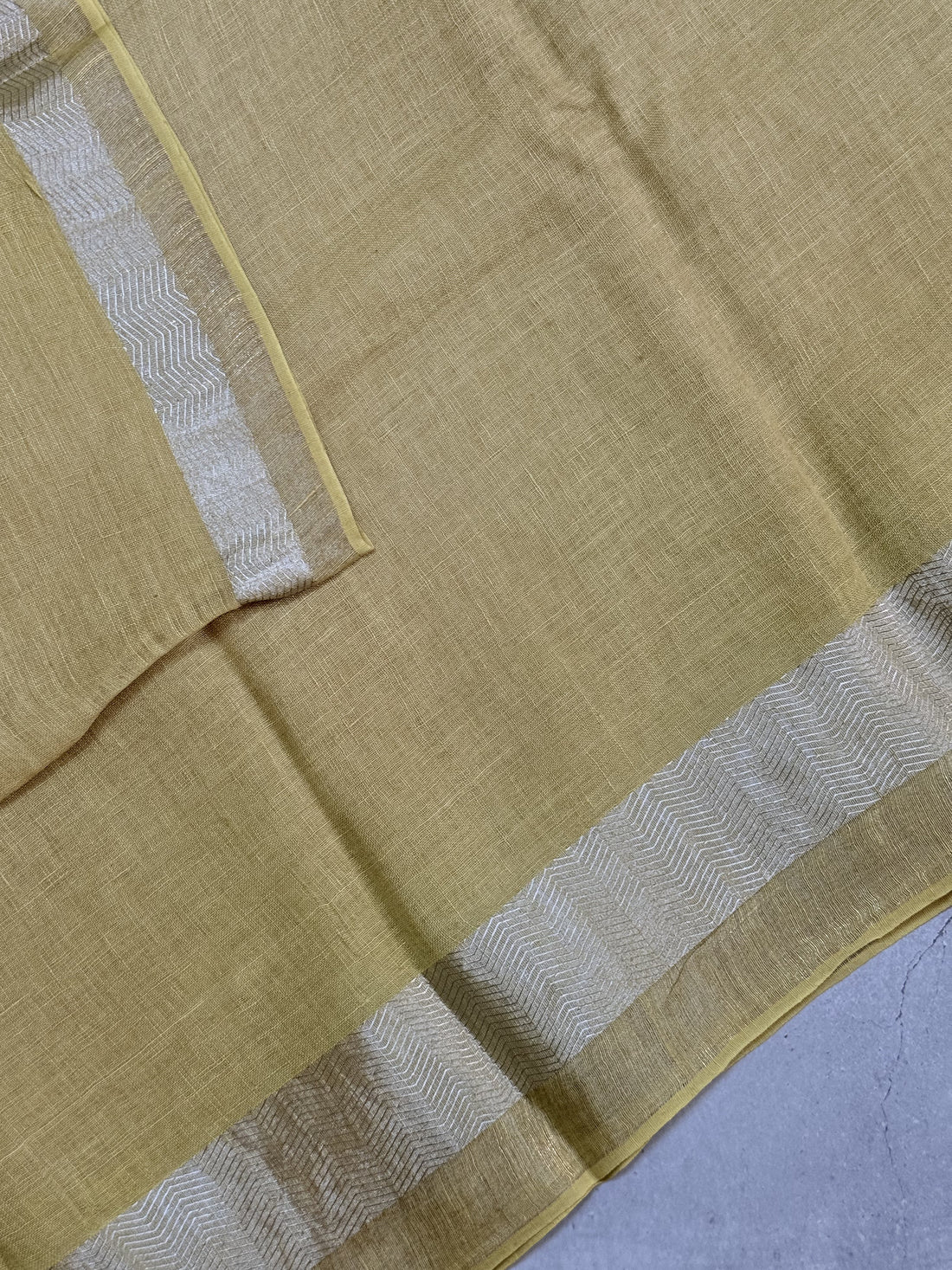 Kamalini | Mustard and Silver Pure Linen Saree