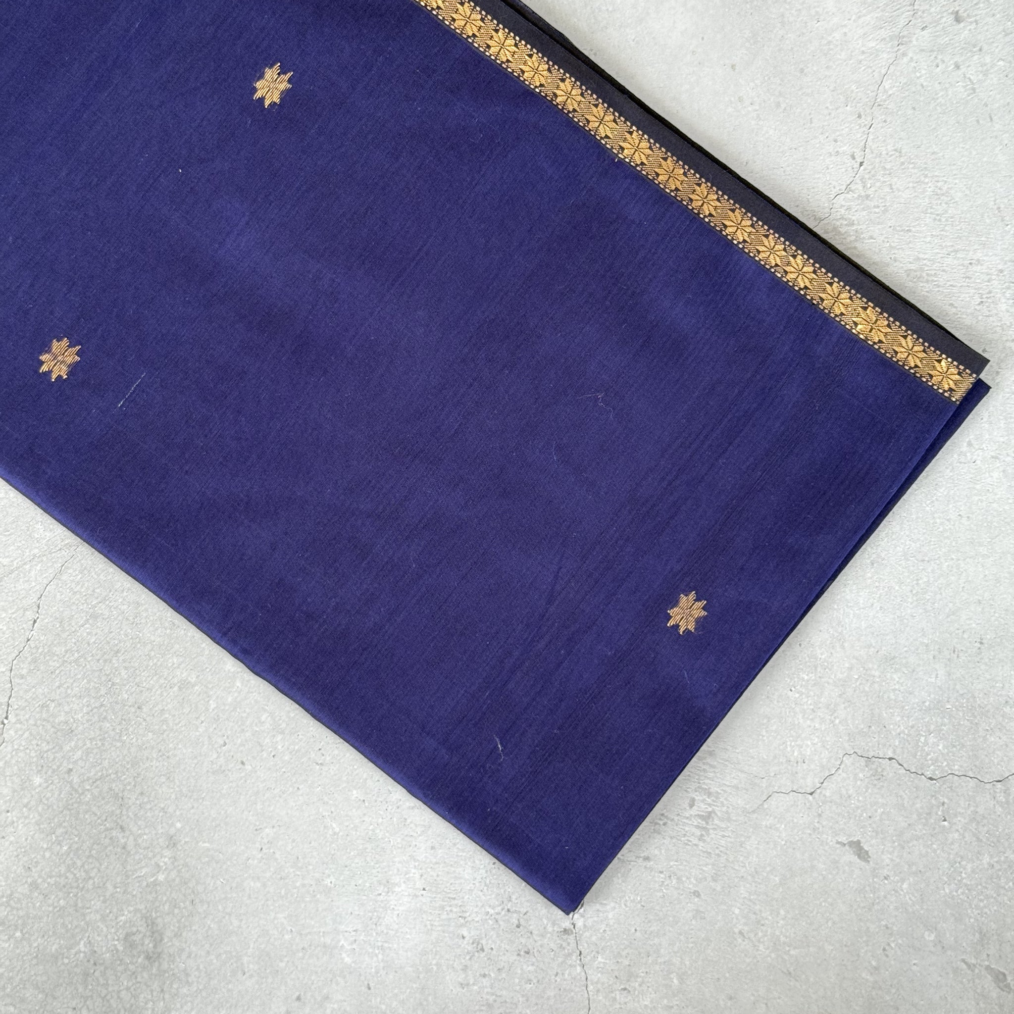 Laasya| Blue and Magenta Maheshwari Silk Cotton Saree