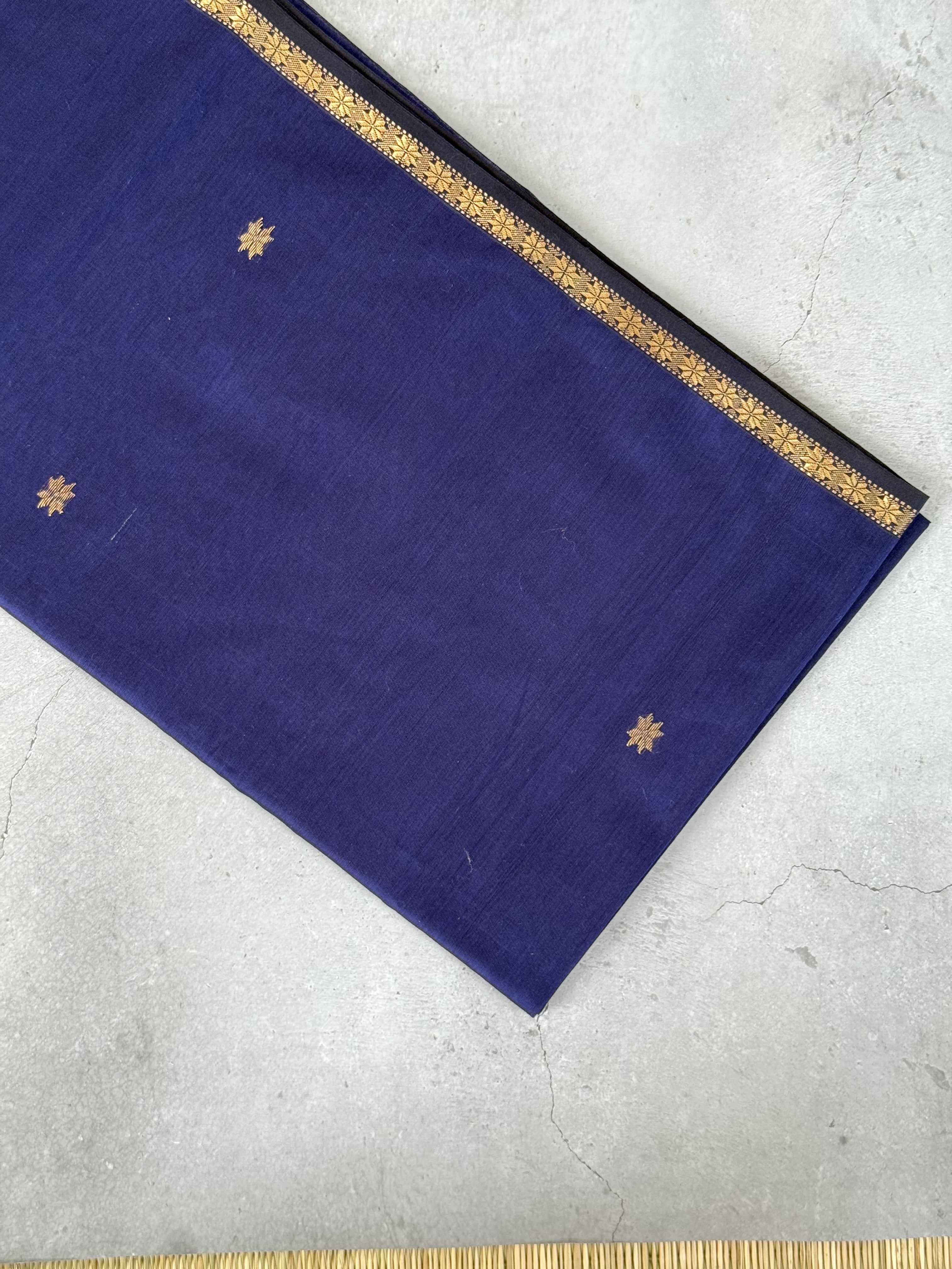 Laasya| Blue and Magenta Maheshwari Silk Cotton Saree