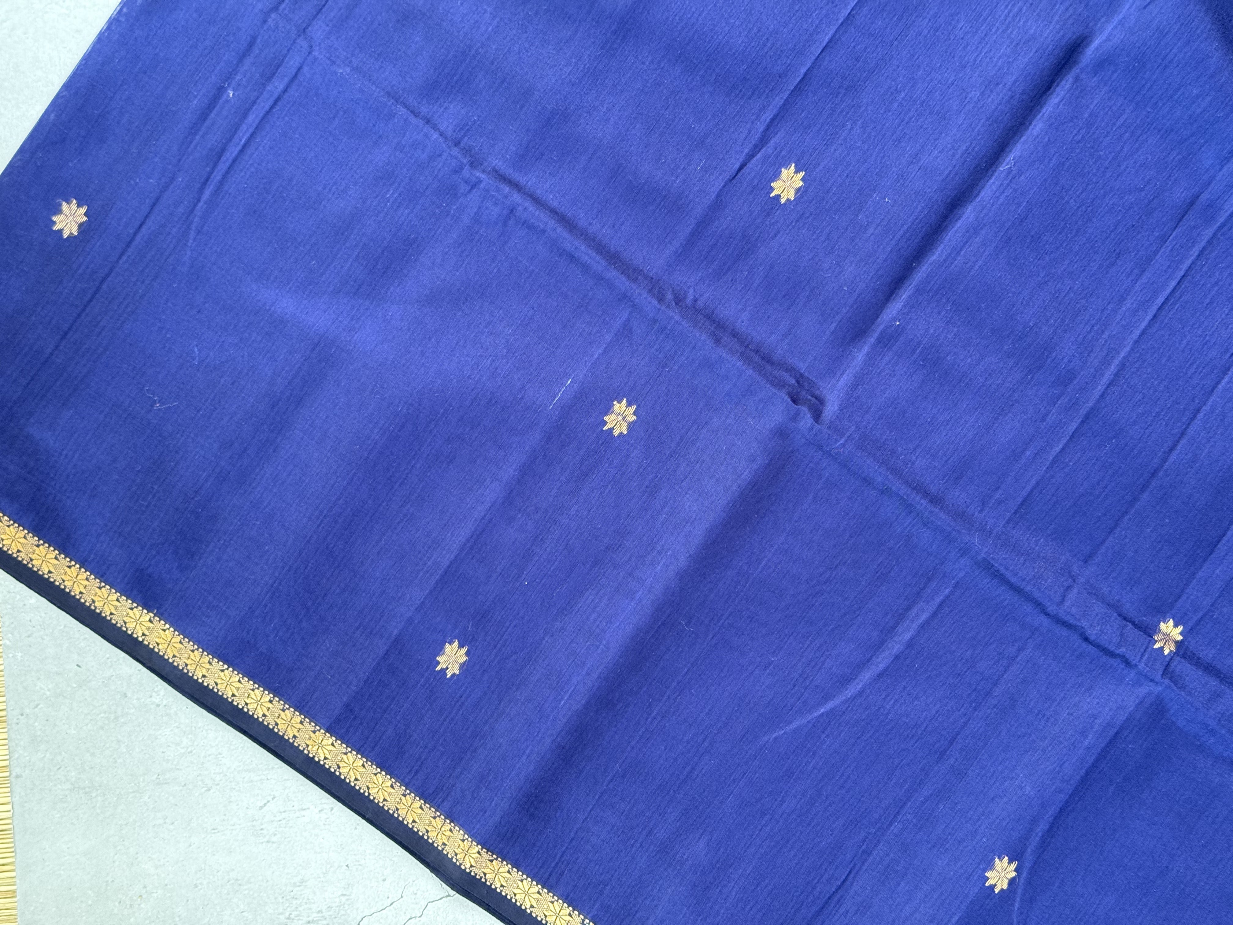 Laasya| Blue and Magenta Maheshwari Silk Cotton Saree