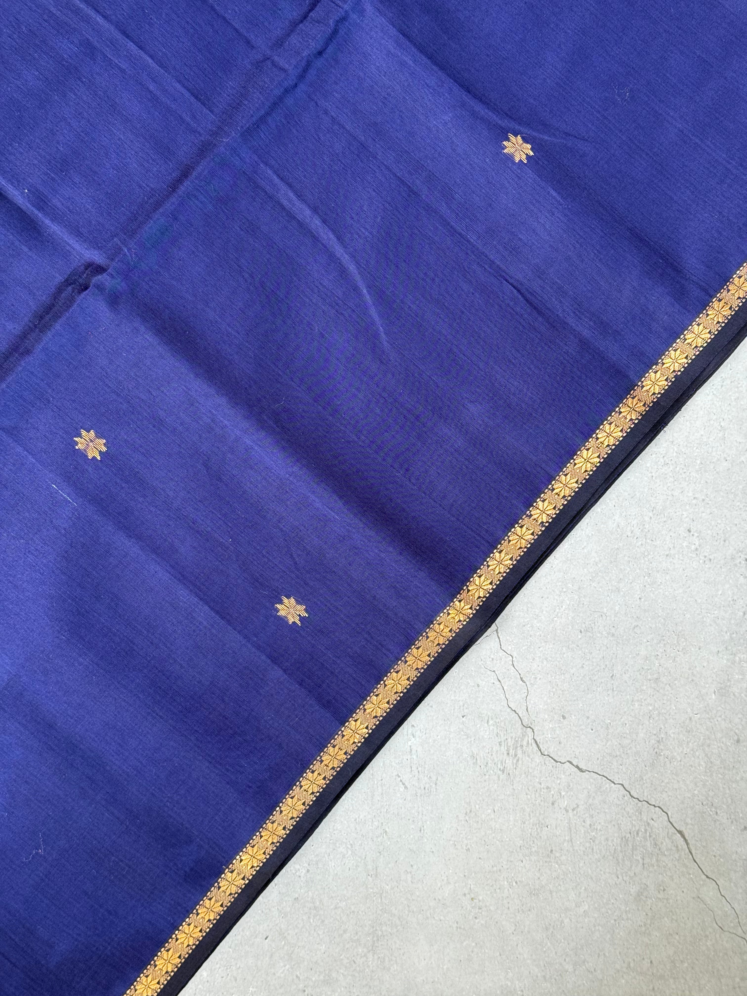 Laasya| Blue and Magenta Maheshwari Silk Cotton Saree