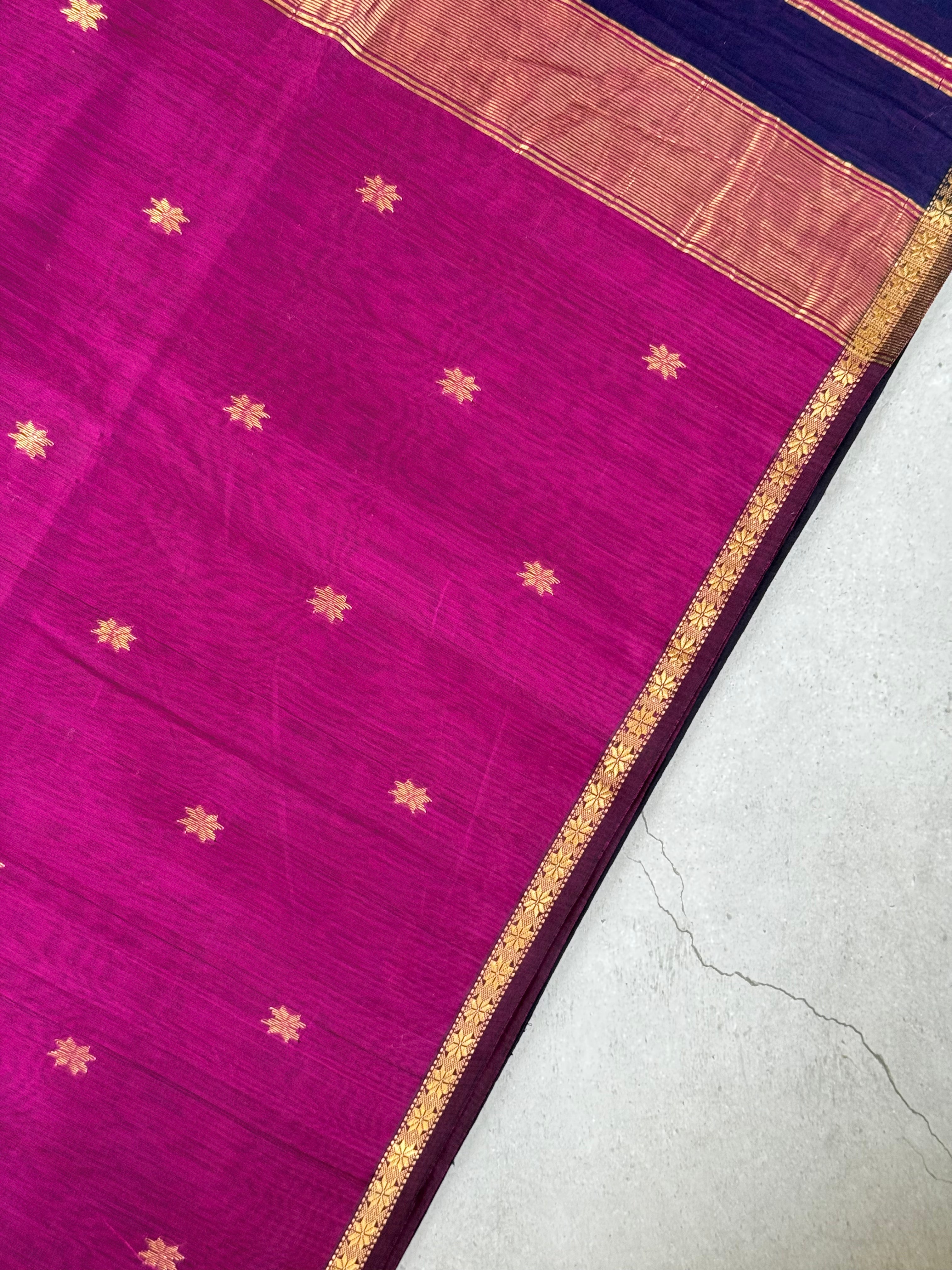 Laasya| Blue and Magenta Maheshwari Silk Cotton Saree