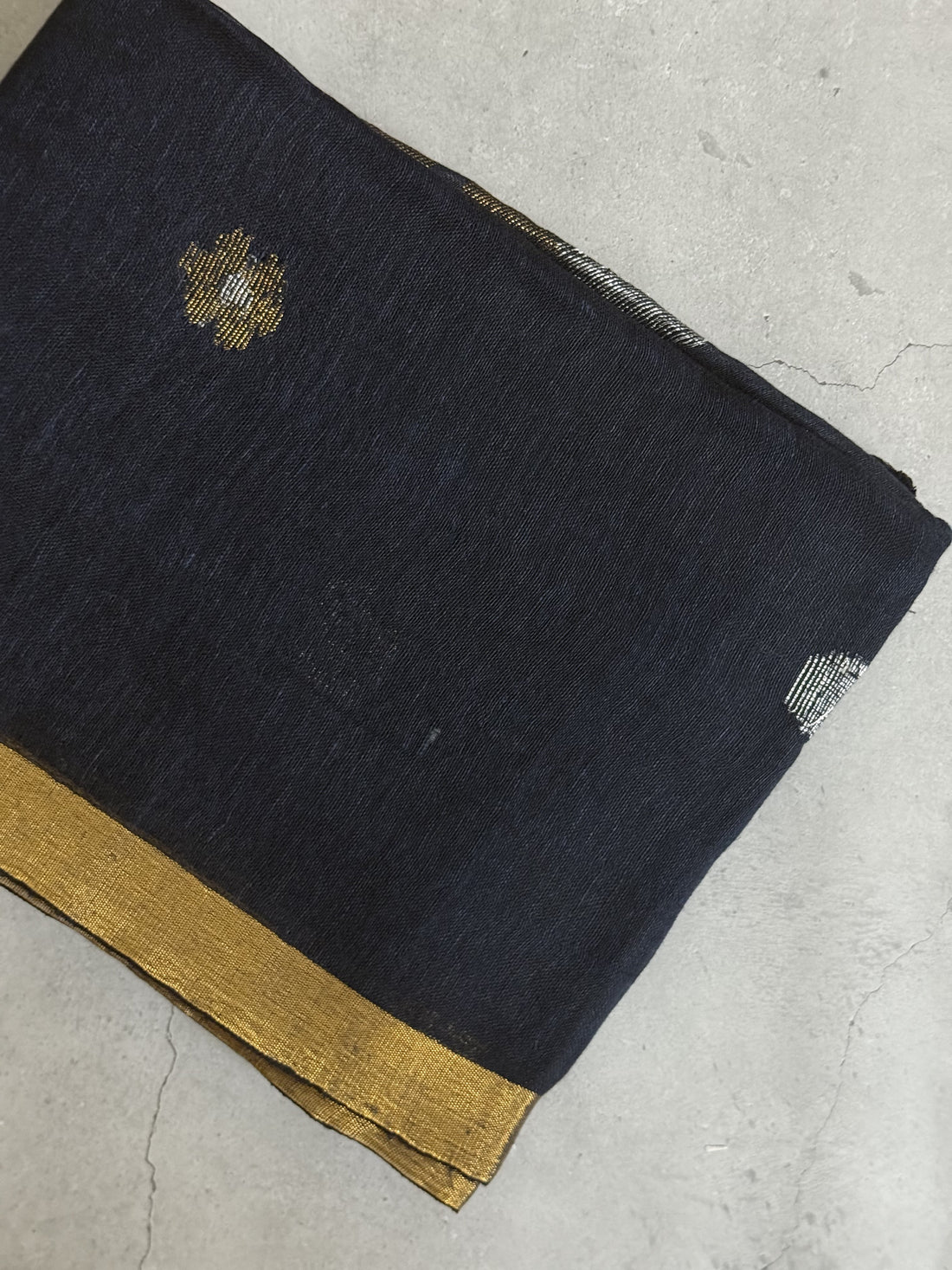Manohari | Black and Gold Jamdani Pure Linen Saree