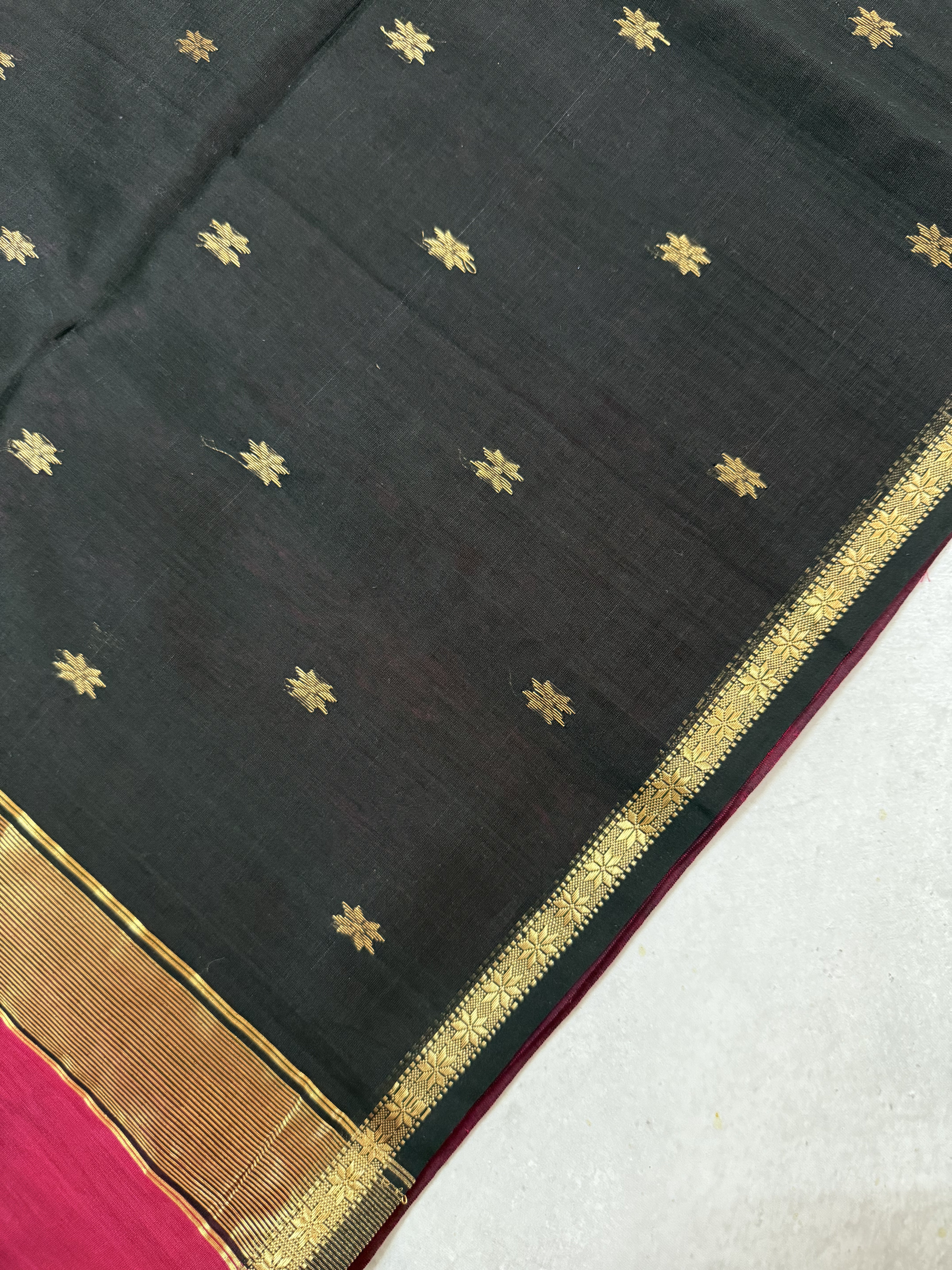 Menaka | Pink And Black Maheshwari Silk Cotton Saree