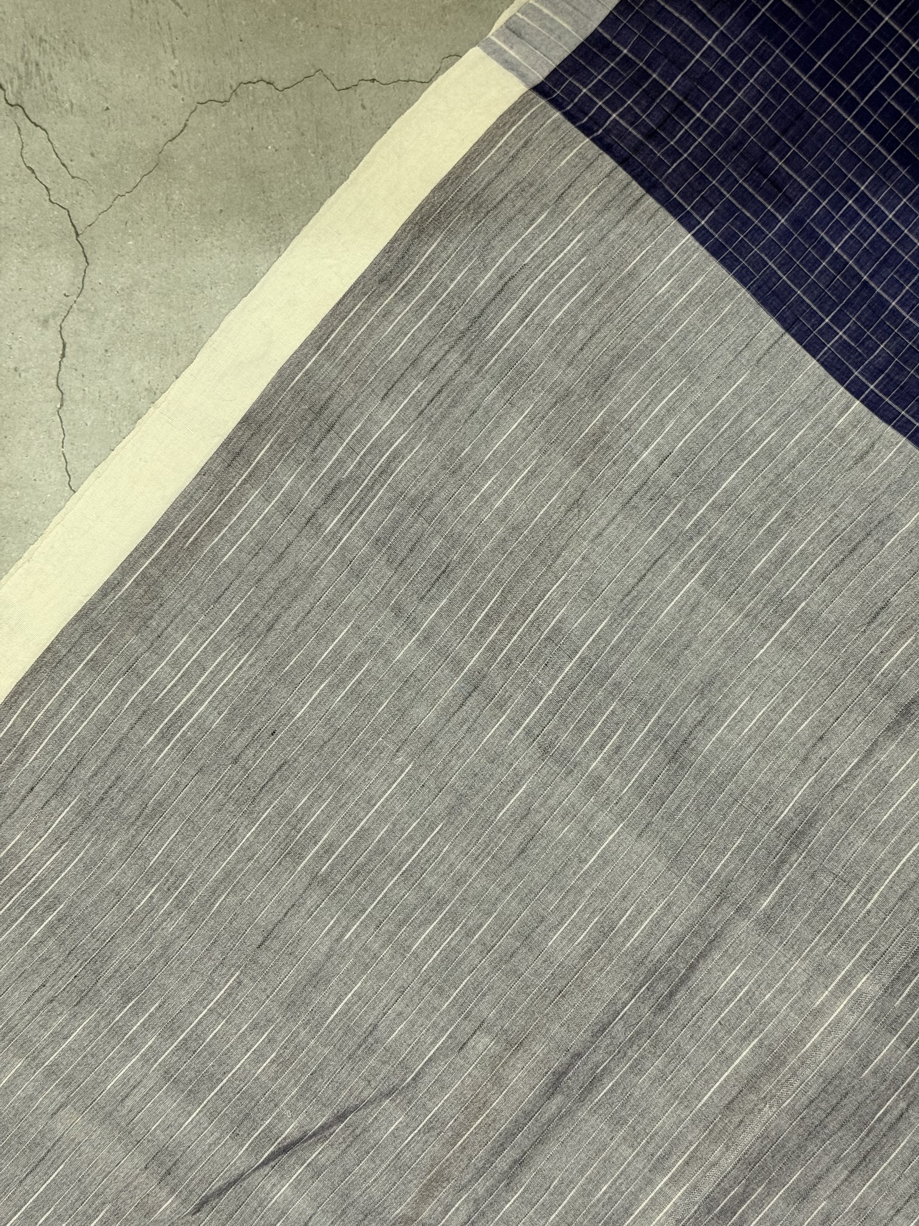 Vaaniya | Blue and White Broken Checks Bengal Cotton Saree