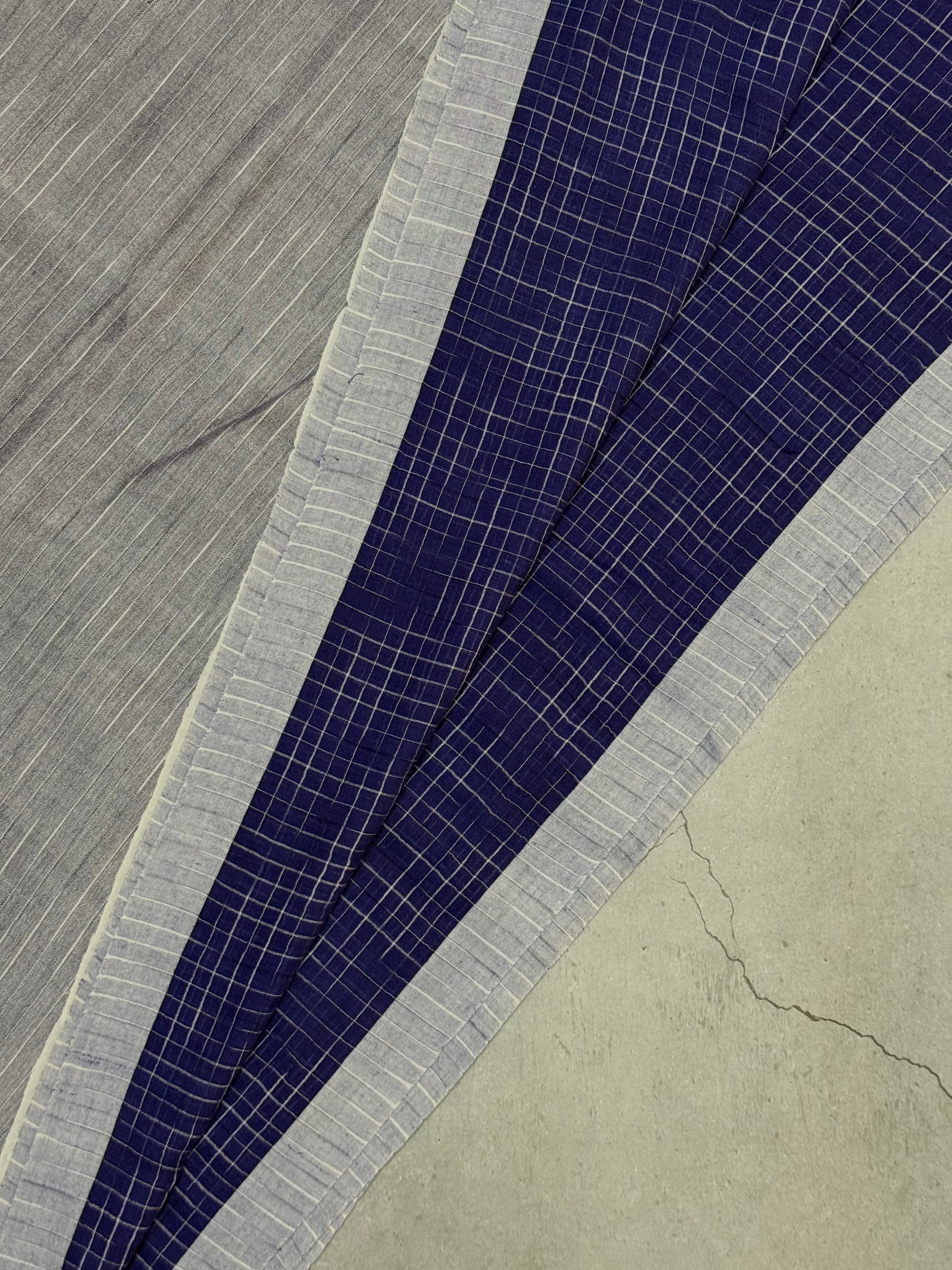 Vaaniya | Blue and White Broken Checks Bengal Cotton Saree