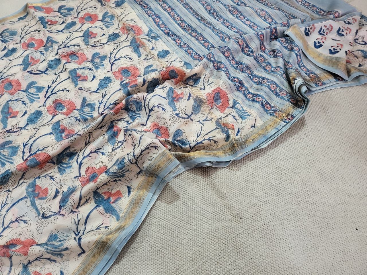 Nadika| White Floral Block Printed Maheshwari Saree