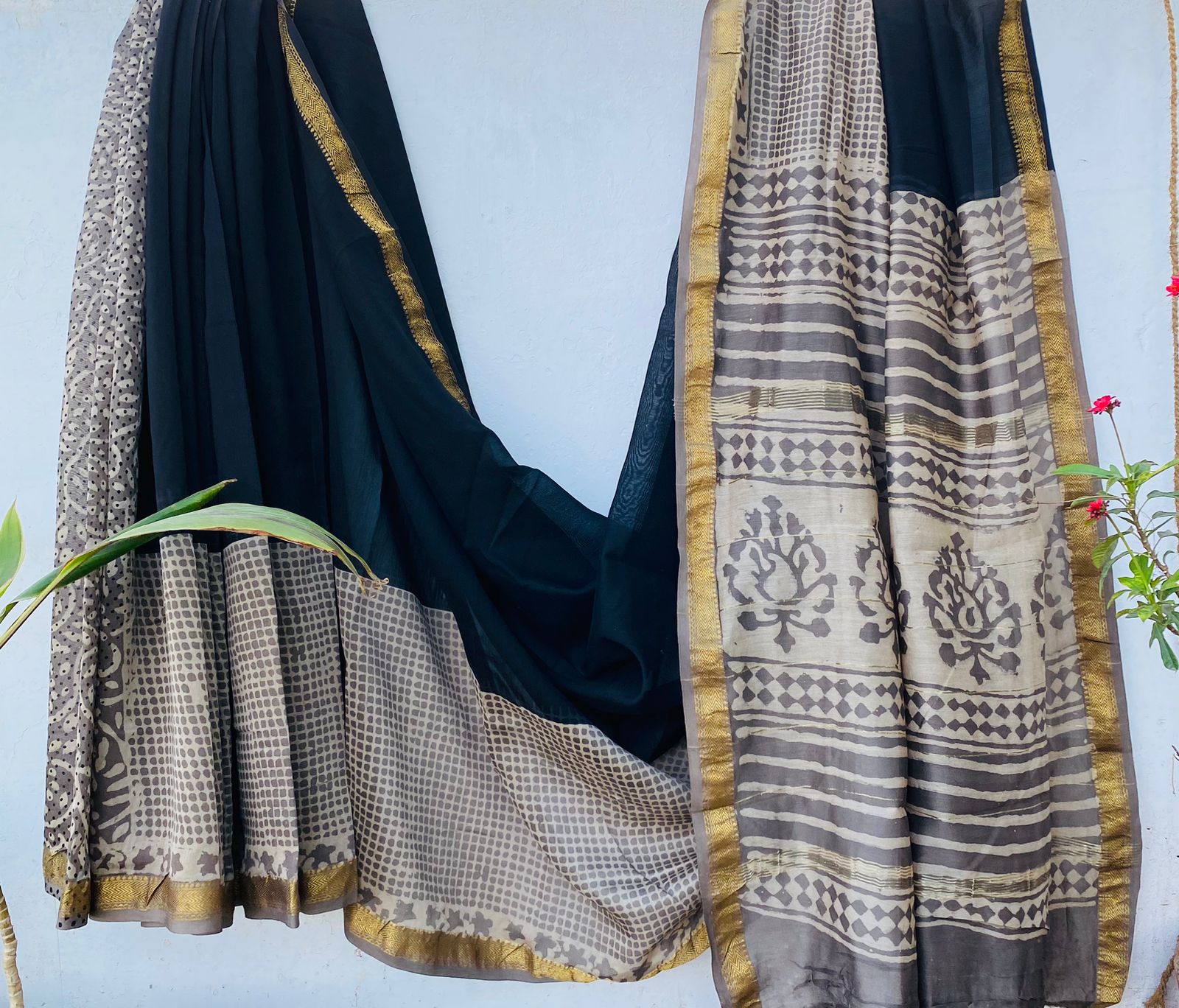 Parijna| Grey and Black Block Printed Maheshwari Saree